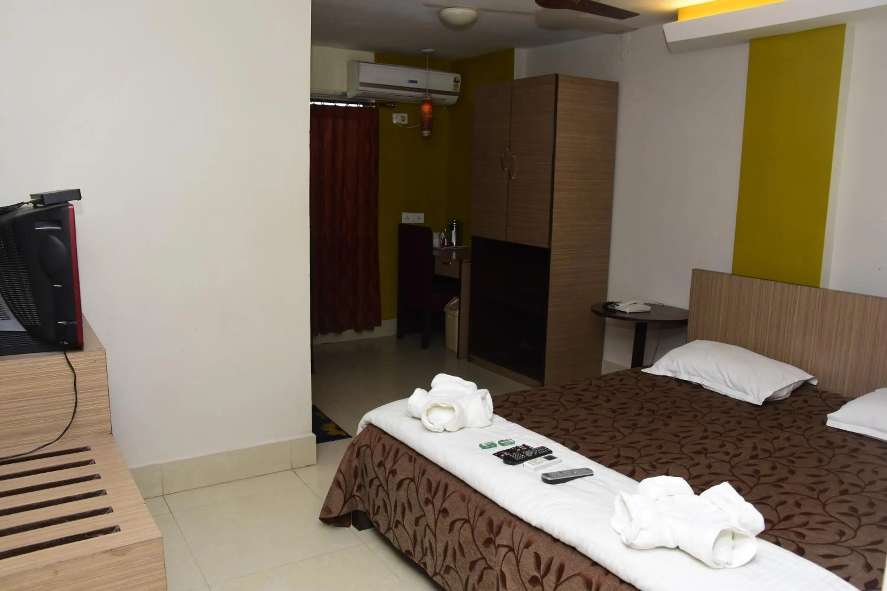 Photo of the whole room in Hotel Shreesh