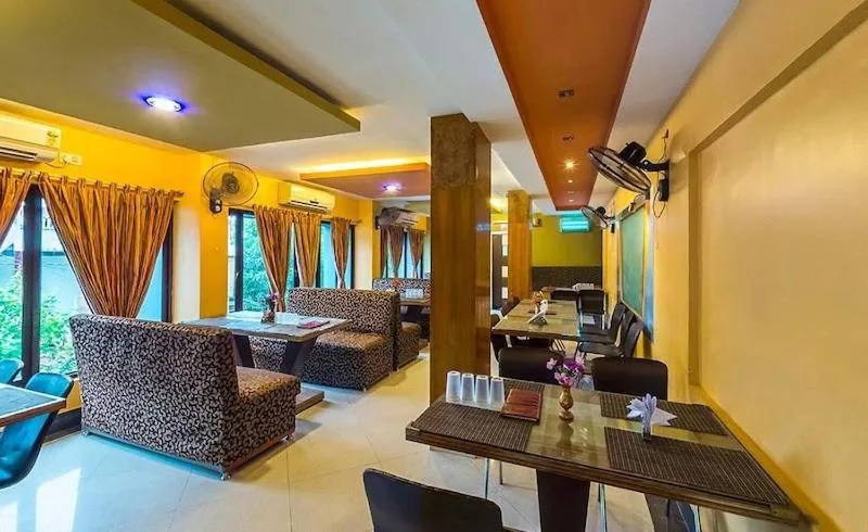 Restaurant/places to eat in Hotel Shreesh