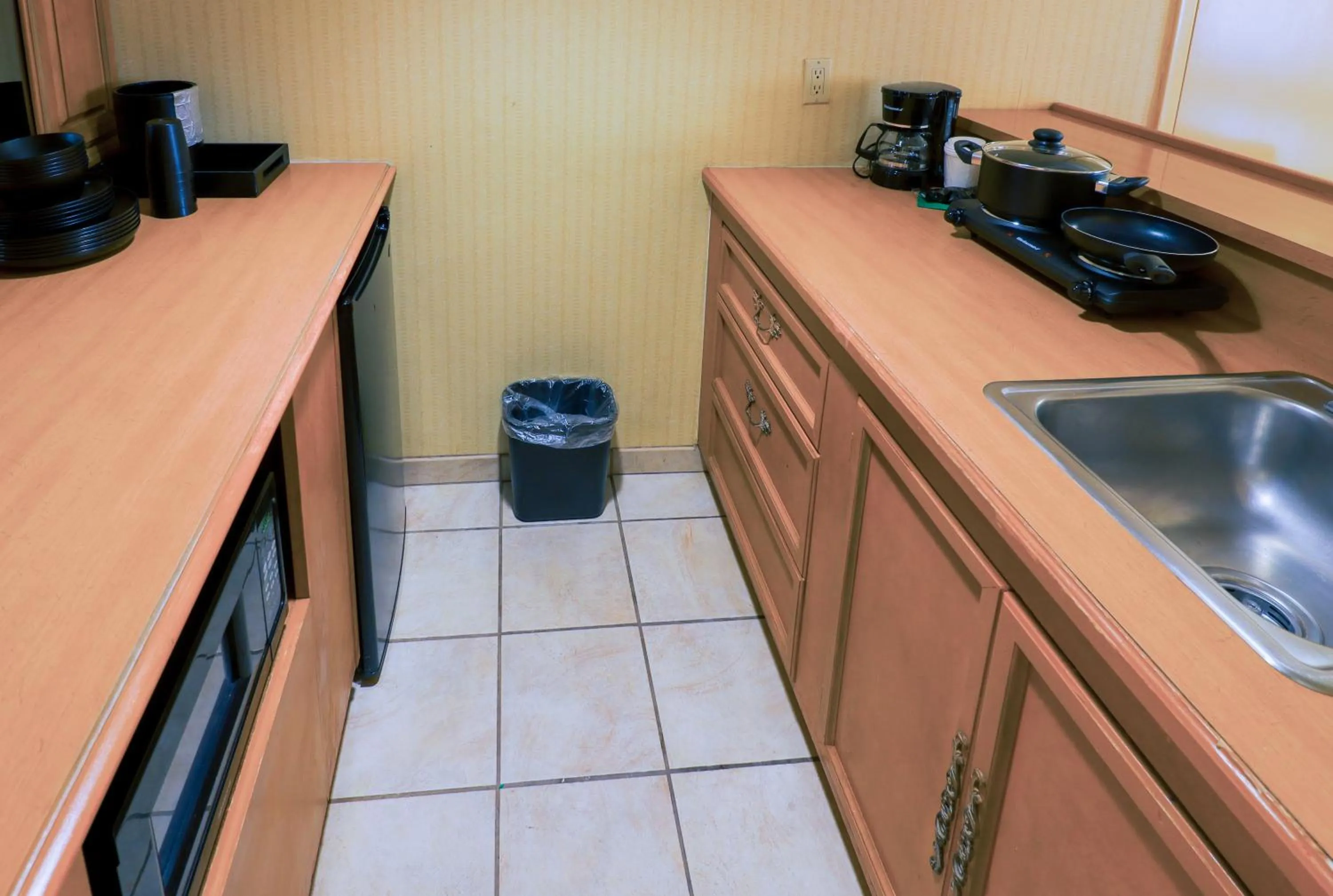 kitchen in Studio 6 Phoenix, AZ – Sky Harbor