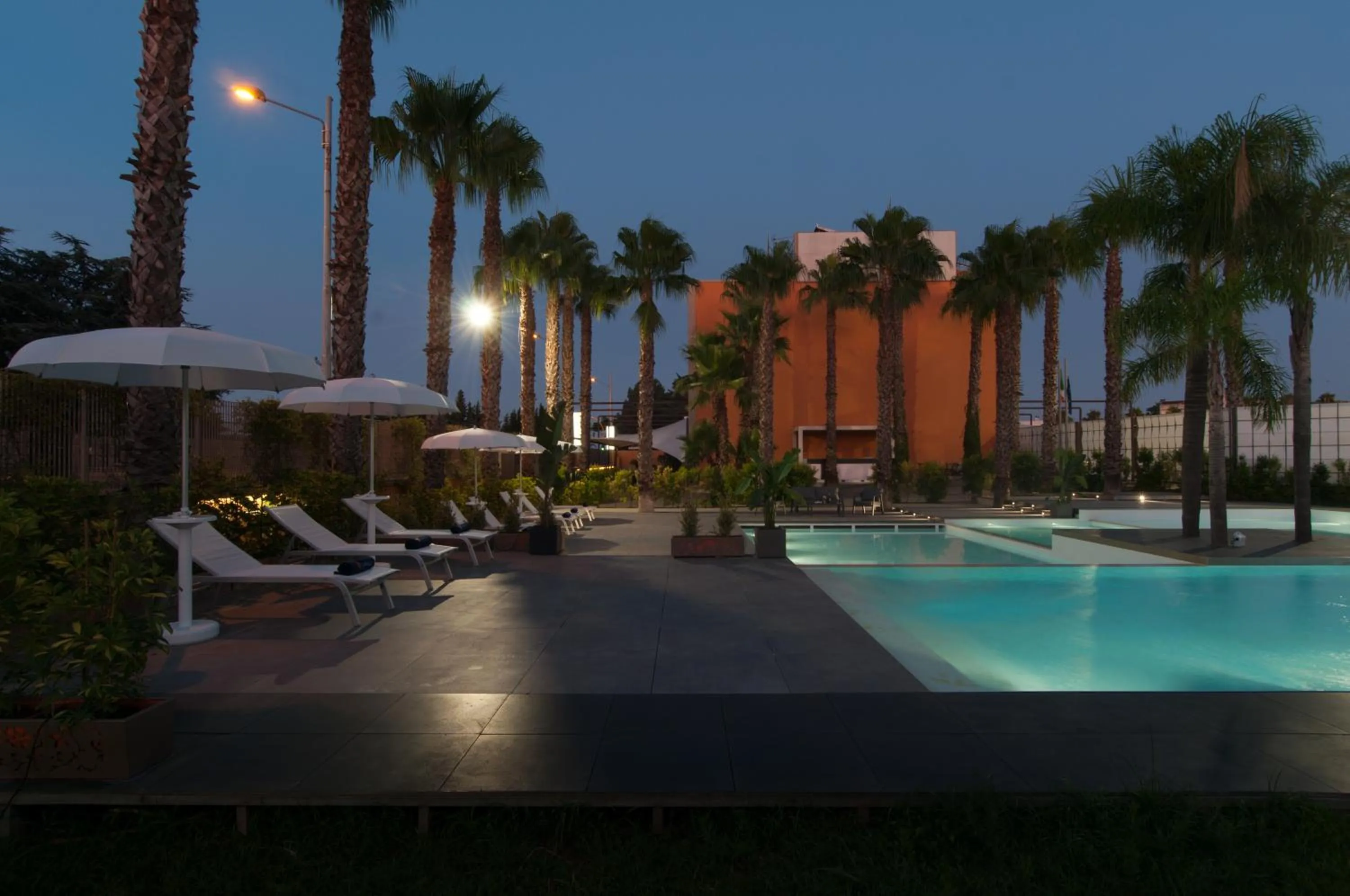 Swimming pool in Sanlu Hotel