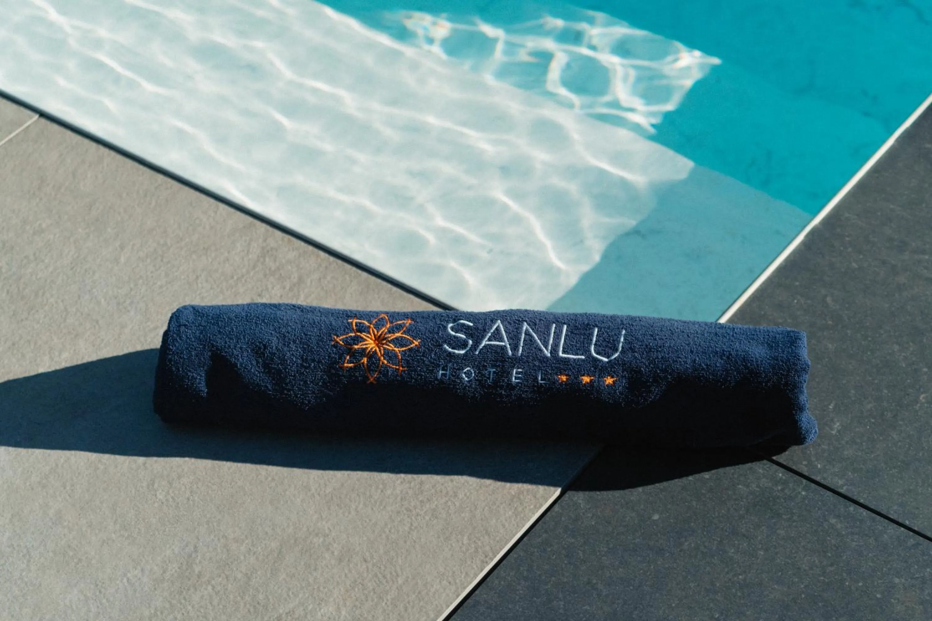 Swimming pool in Sanlu Hotel