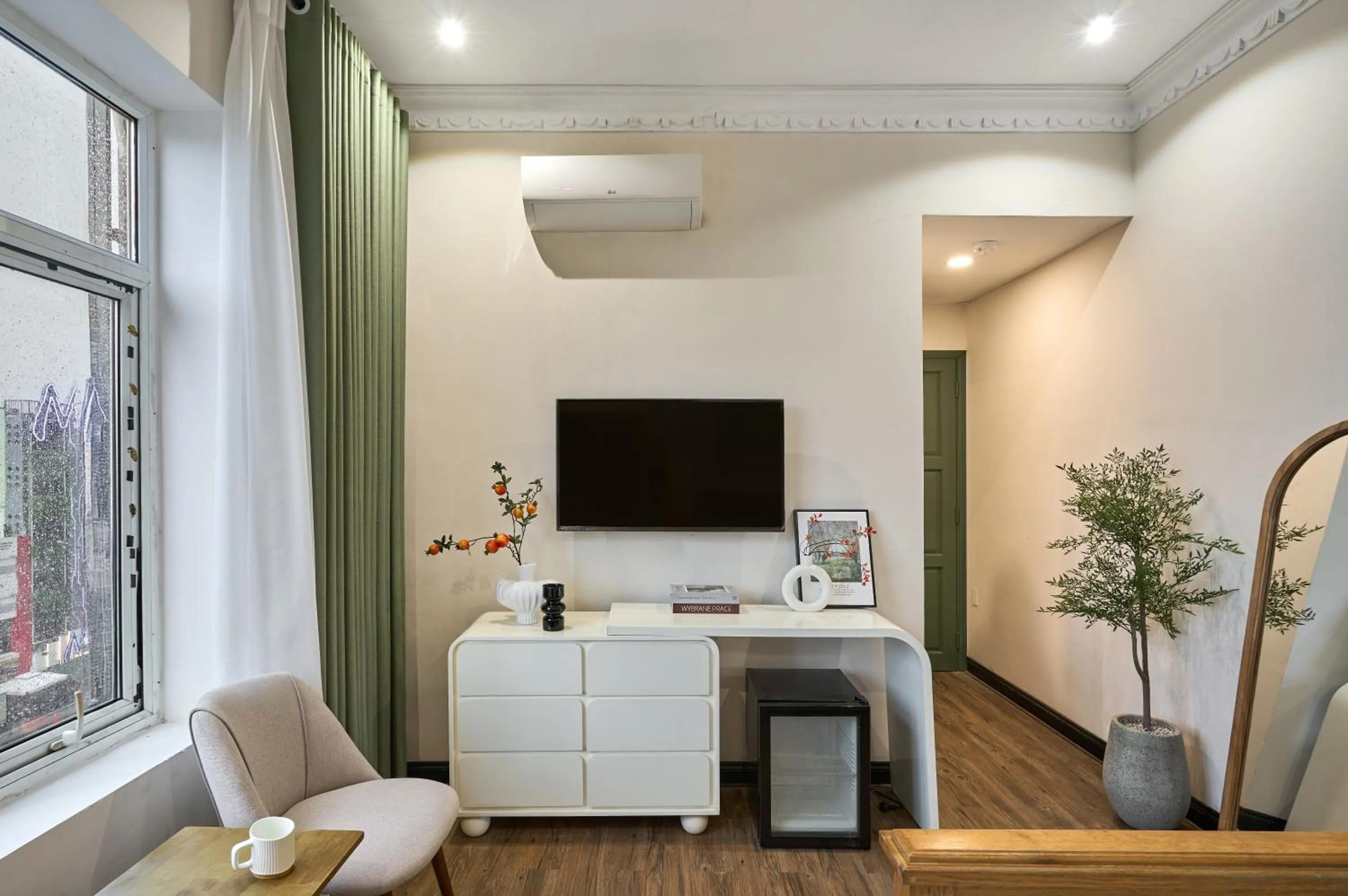 TV and multimedia in The Passion Lux Airport Hotel Apartment - Free Airport