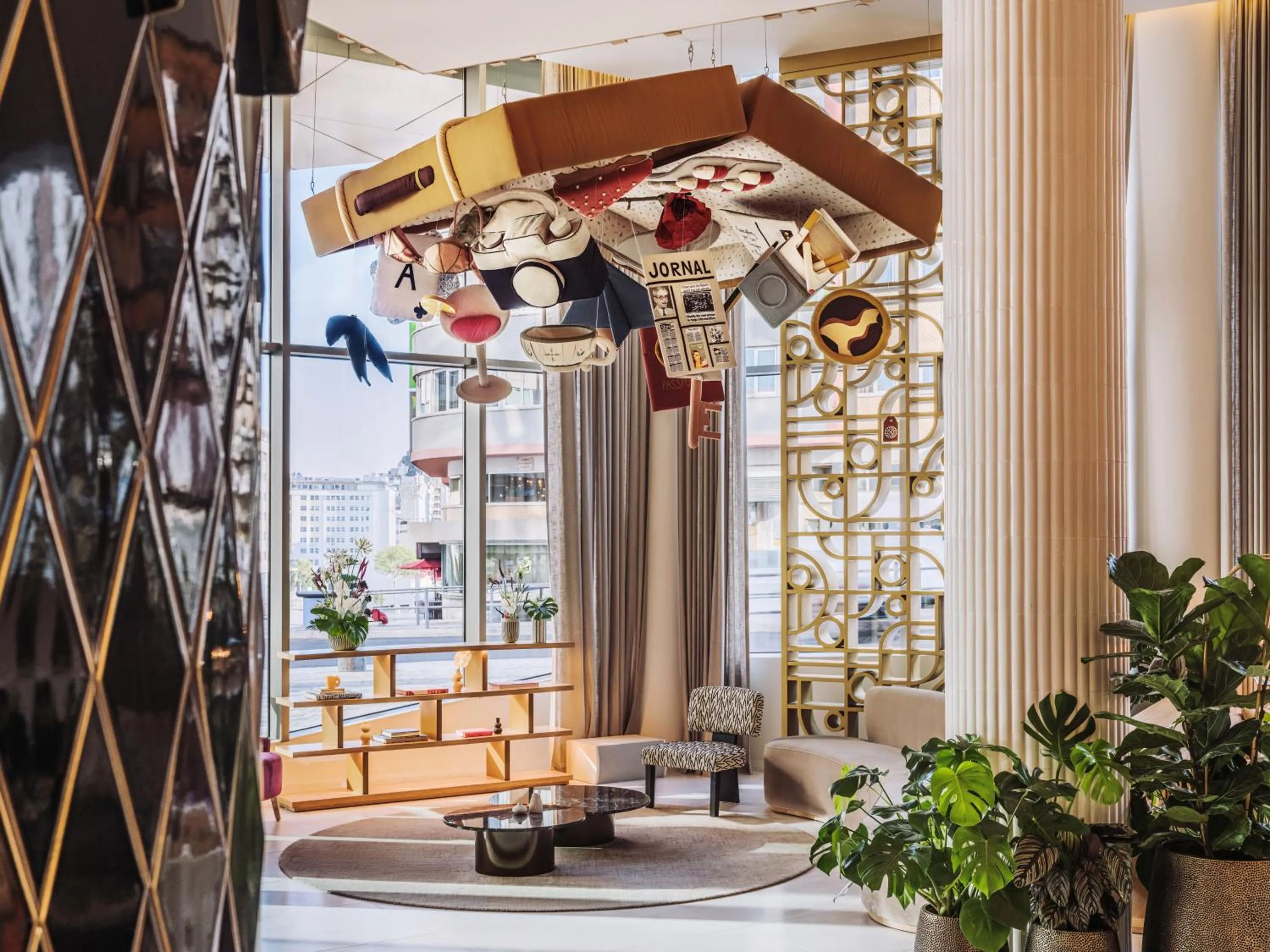 Lobby or reception in ME Lisbon by Meliá