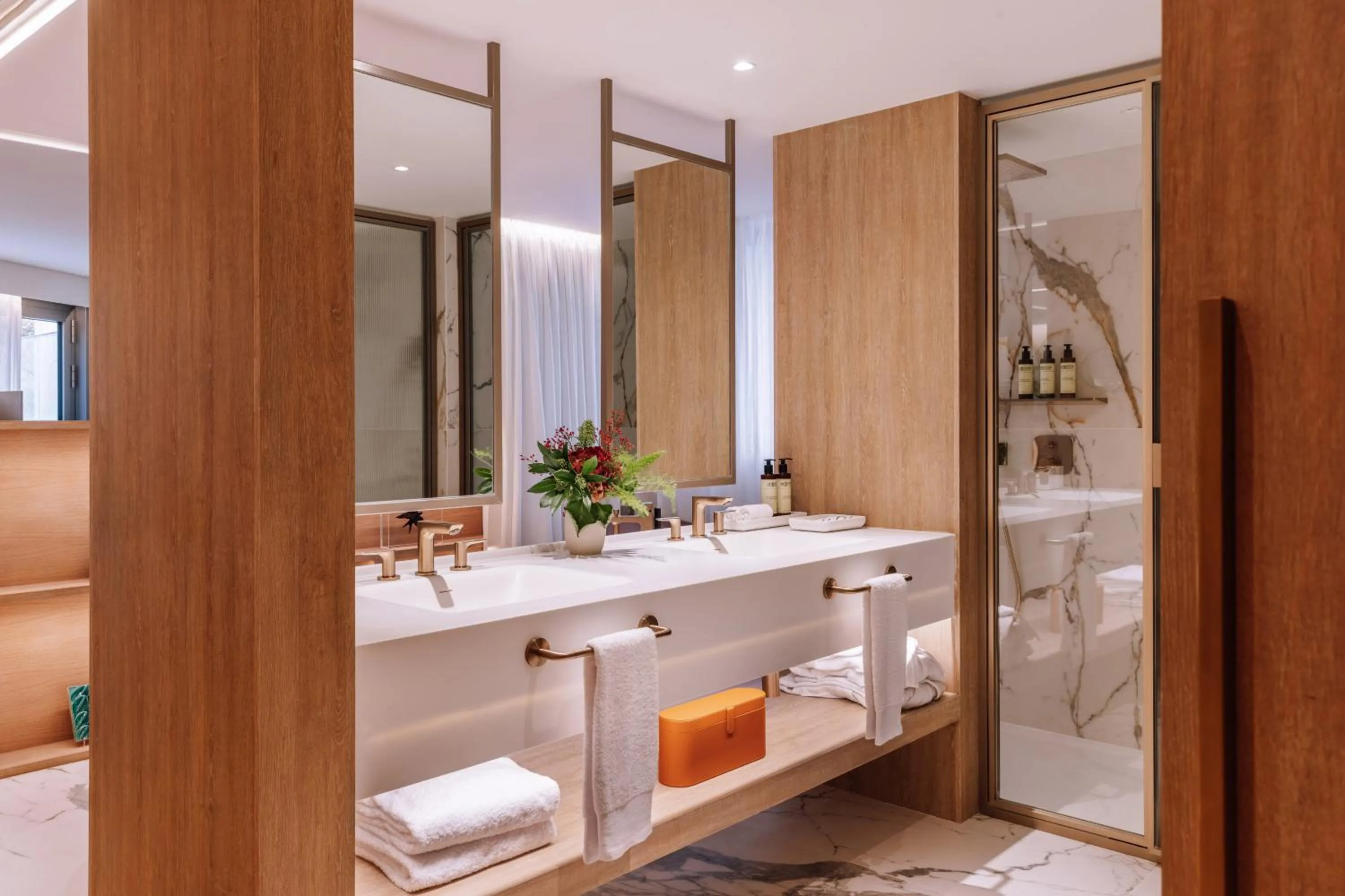 Bathroom in ME Lisbon by Meliá