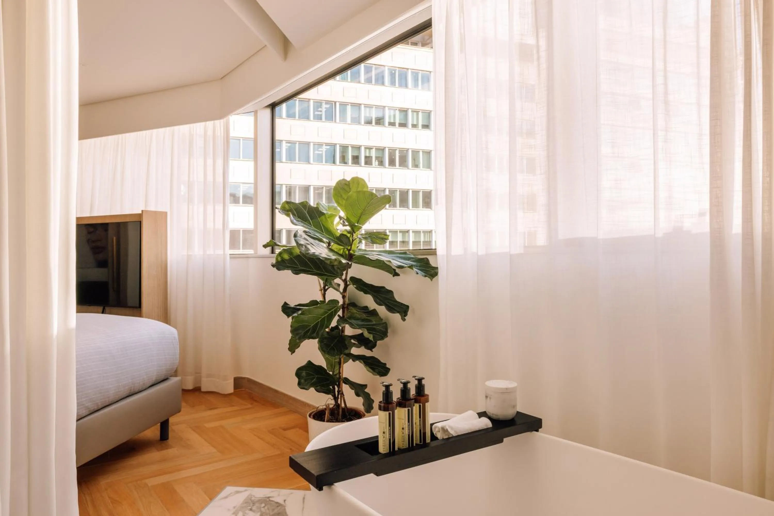 Bedroom, Bed in ME Lisbon by Meliá