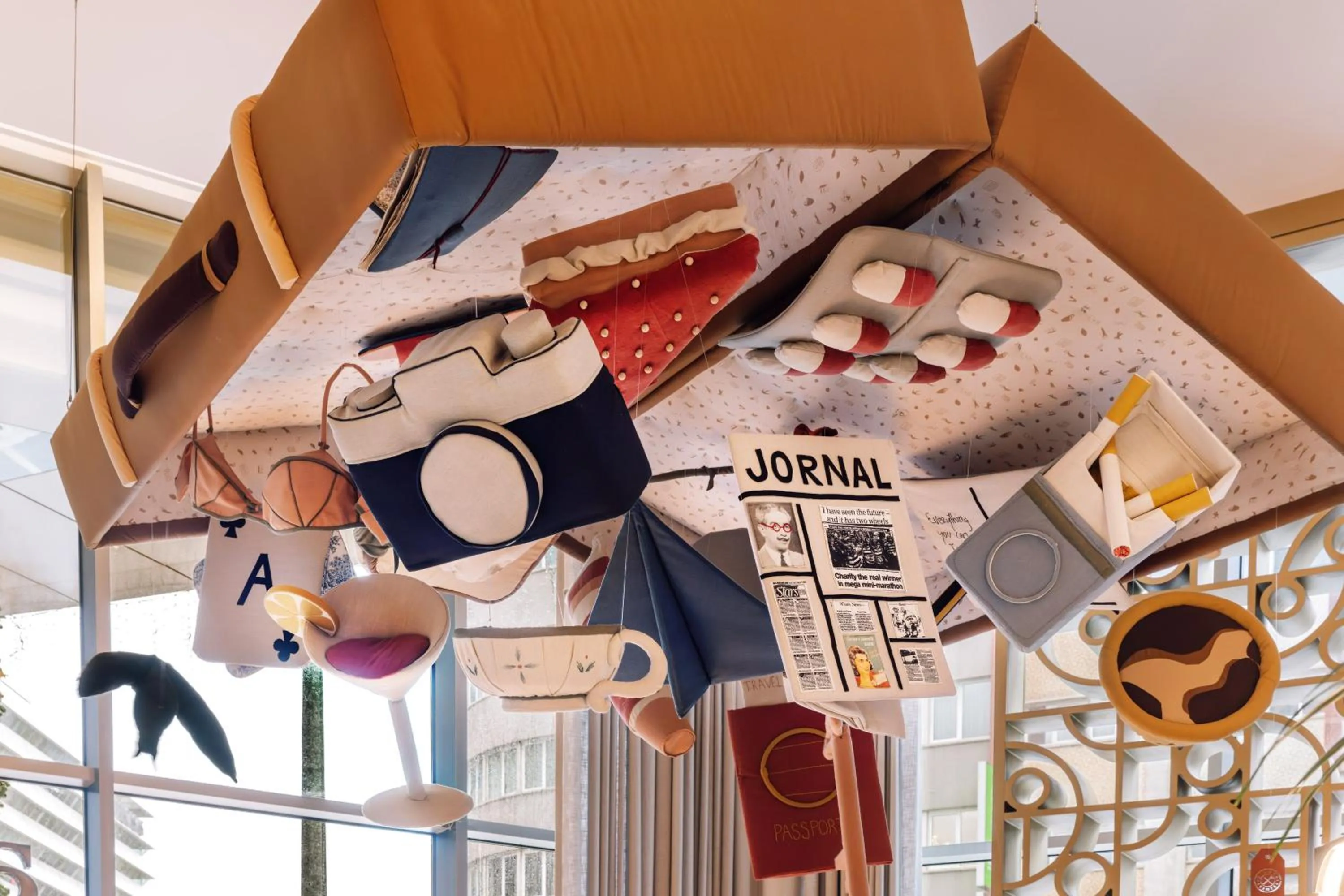 Lobby or reception in ME Lisbon by Meliá