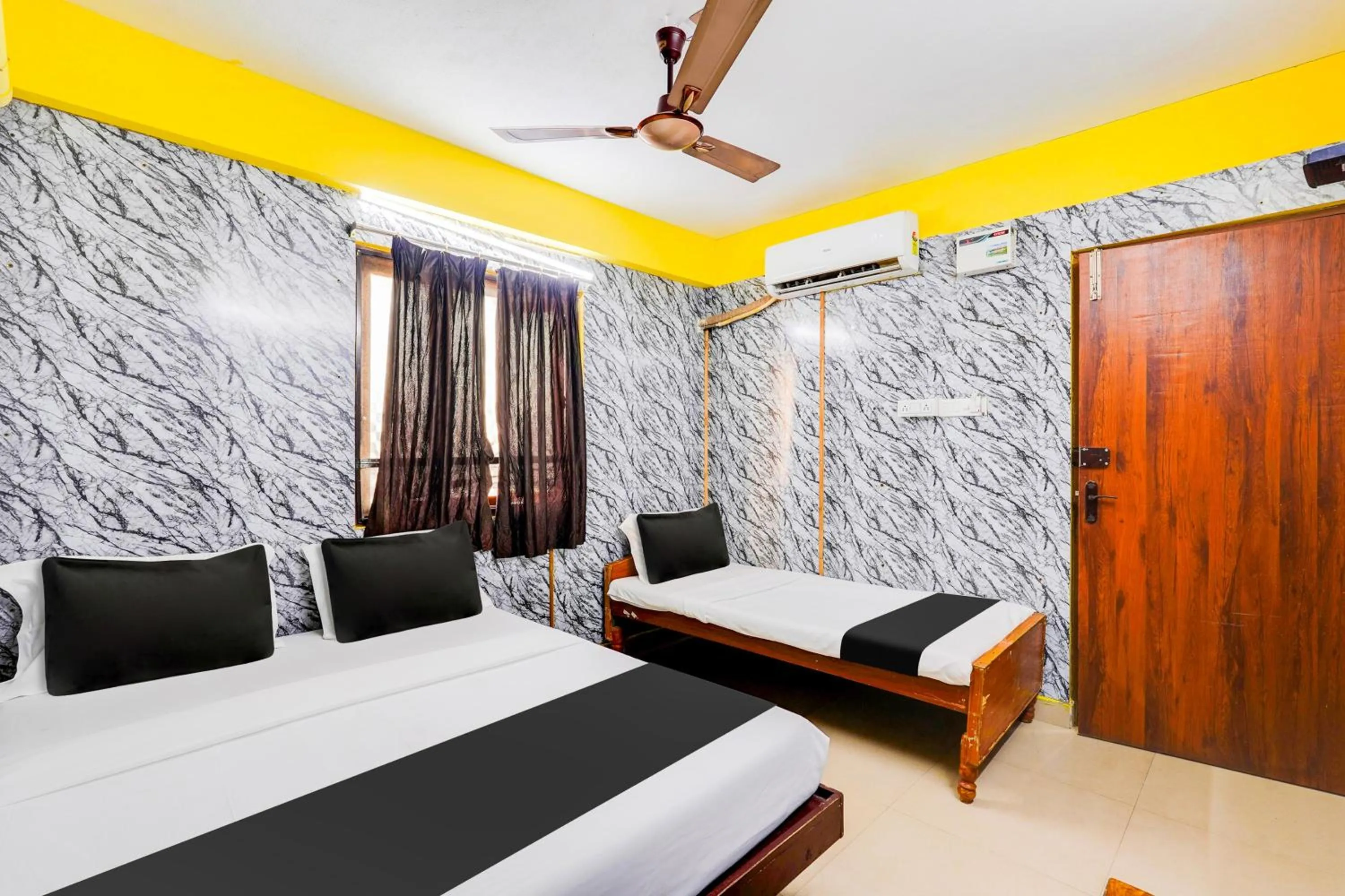 Bedroom, Bed in Super Hotel O Heritage Town Formerly Vasavi