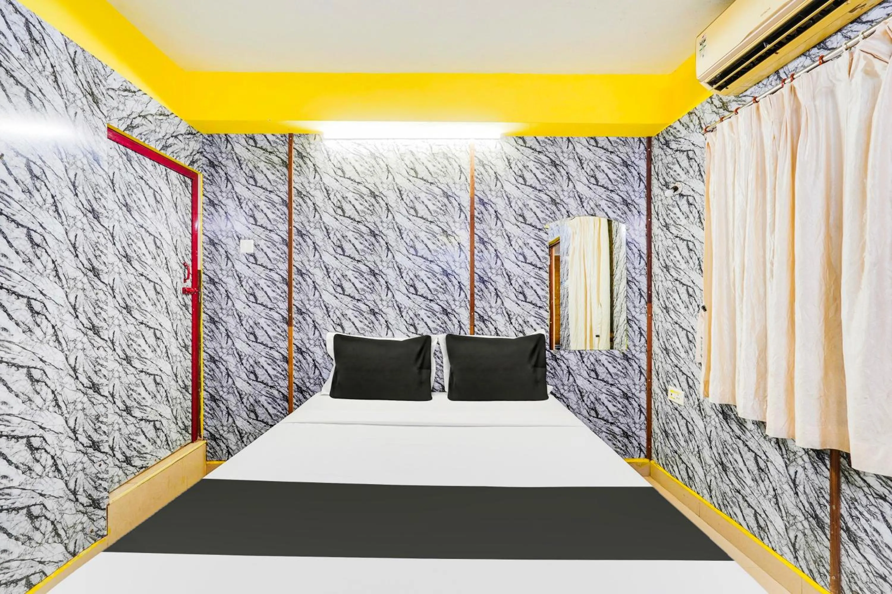 Bedroom, Bed in Super Hotel O Heritage Town Formerly Vasavi