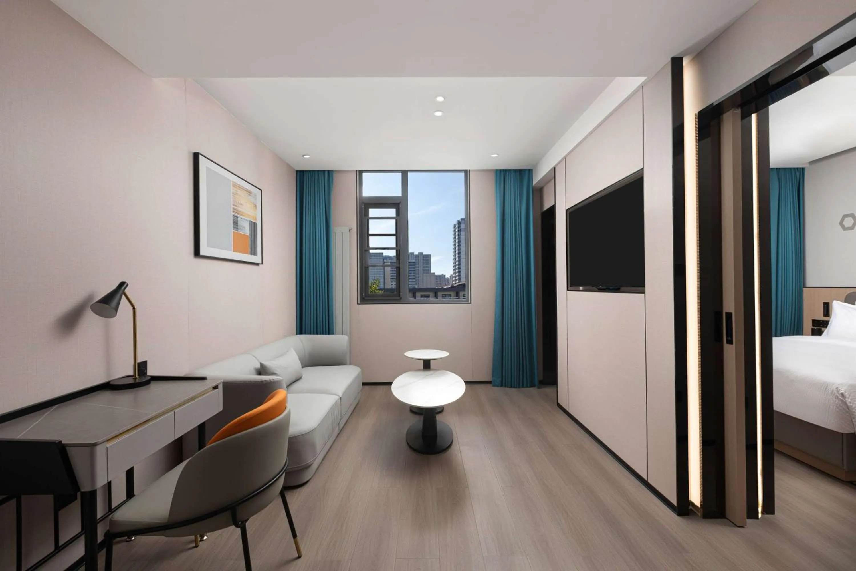 Photo of the whole room, Bed in Microtel by Wyndham Xian Beilin