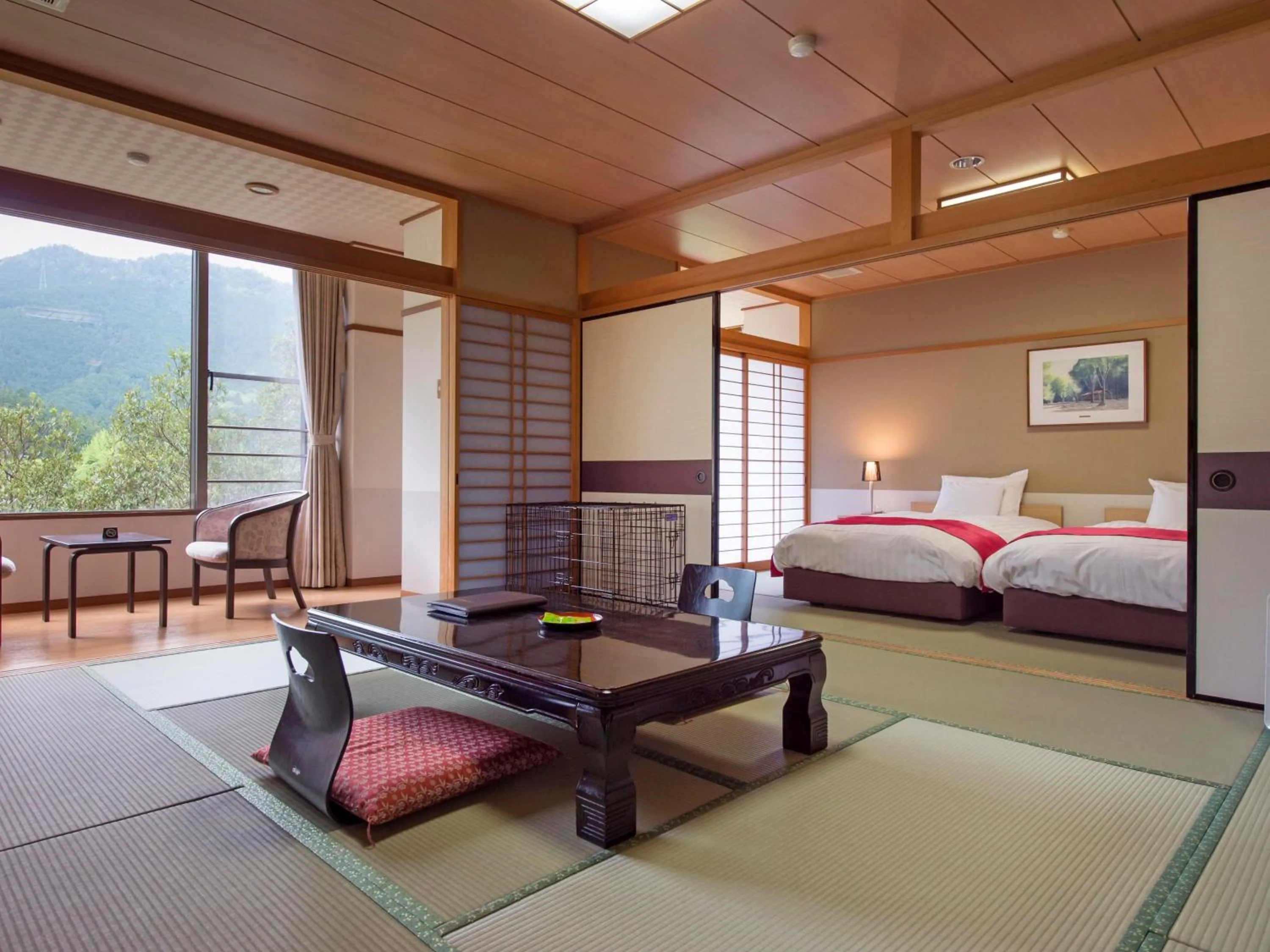 Photo of the whole room, Bed in Matsusaka Wan Wan Paradise Forest Hotel