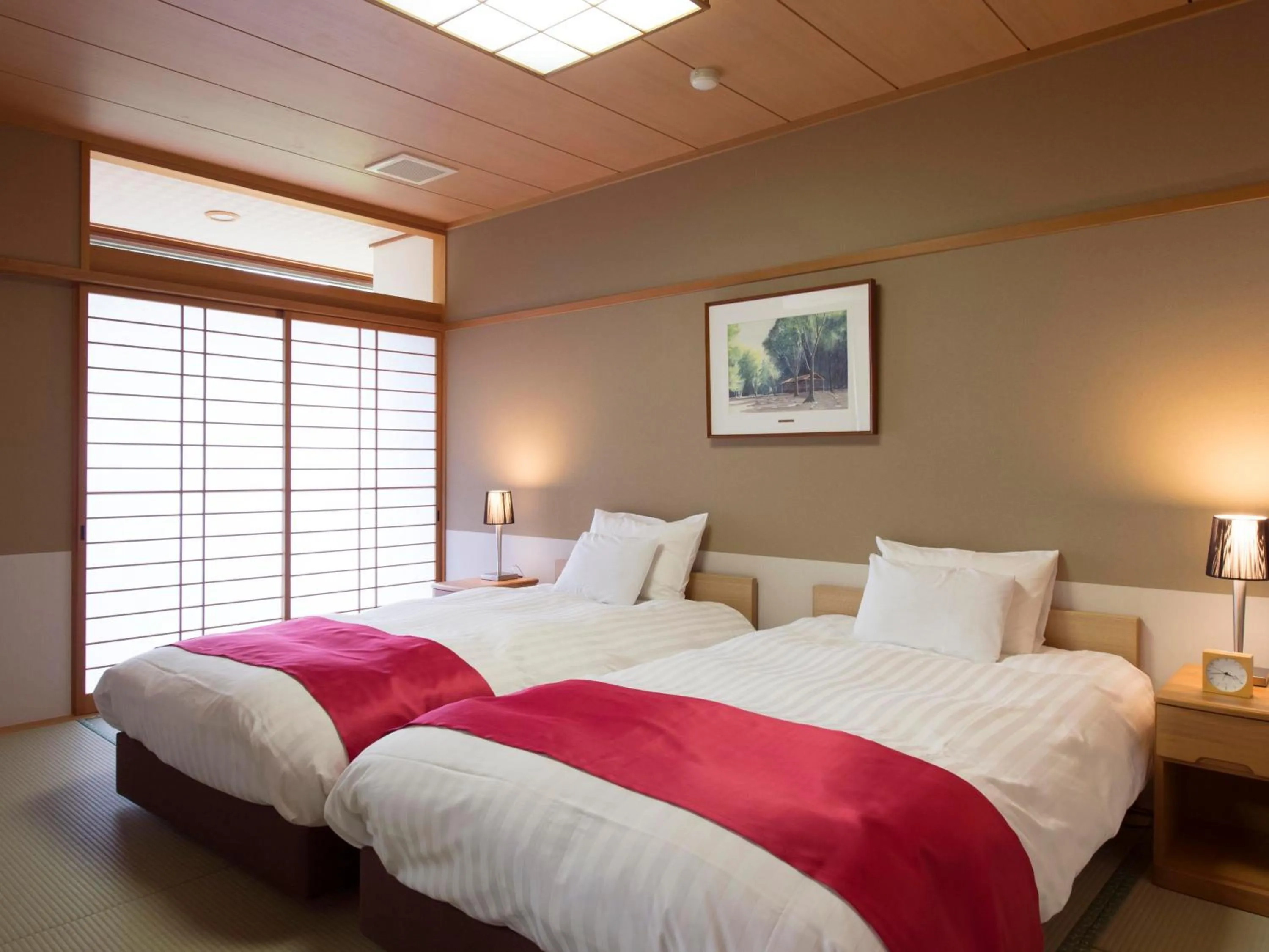 Photo of the whole room, Bed in Matsusaka Wan Wan Paradise Forest Hotel