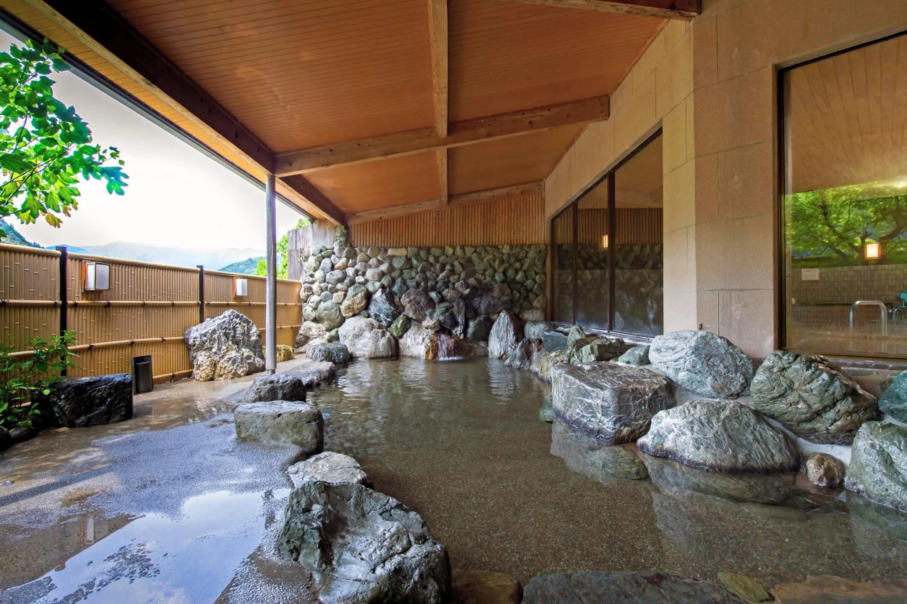 Open Air Bath in Matsusaka Wan Wan Paradise Forest Hotel