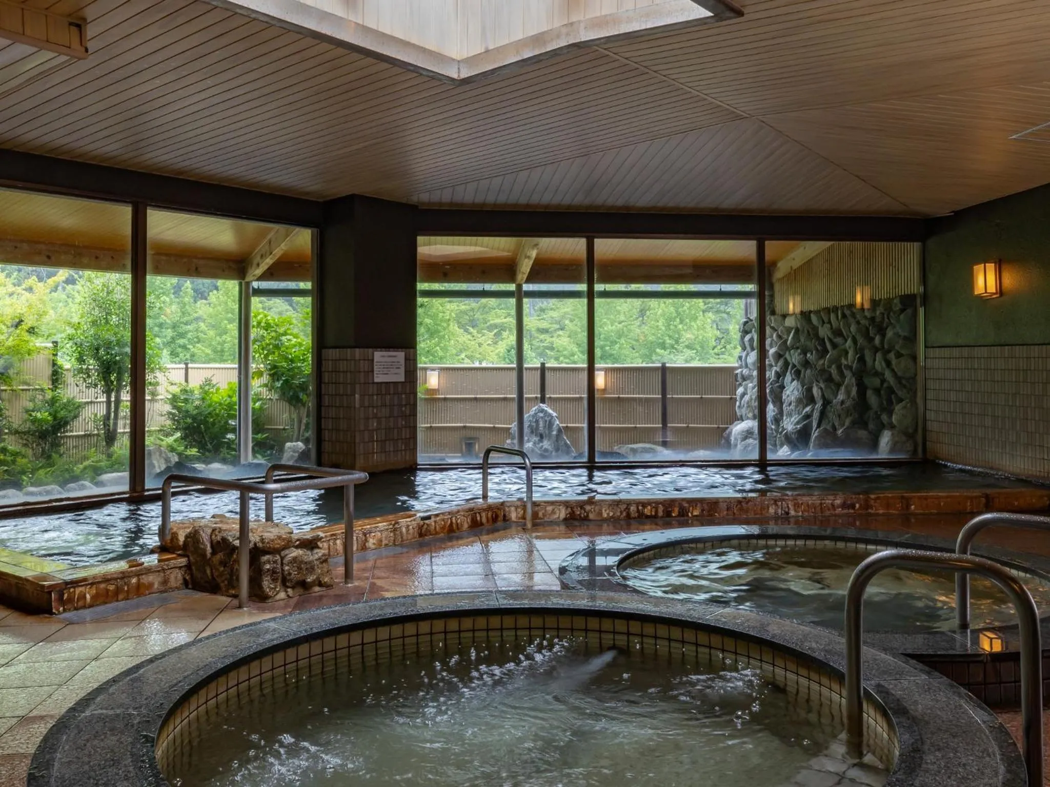 Public Bath in Matsusaka Wan Wan Paradise Forest Hotel