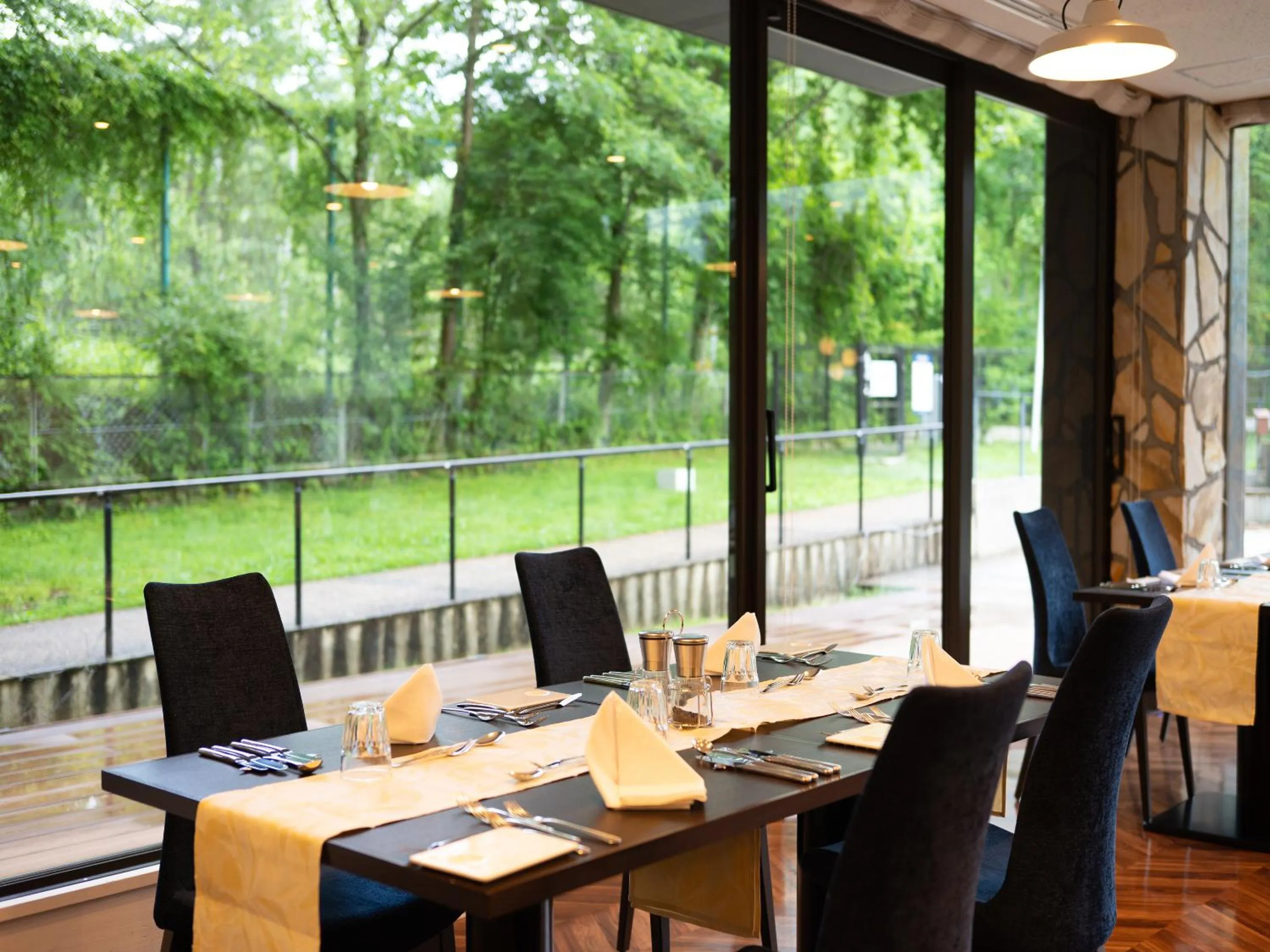 Restaurant/places to eat in Wan's Resort Yamanakako