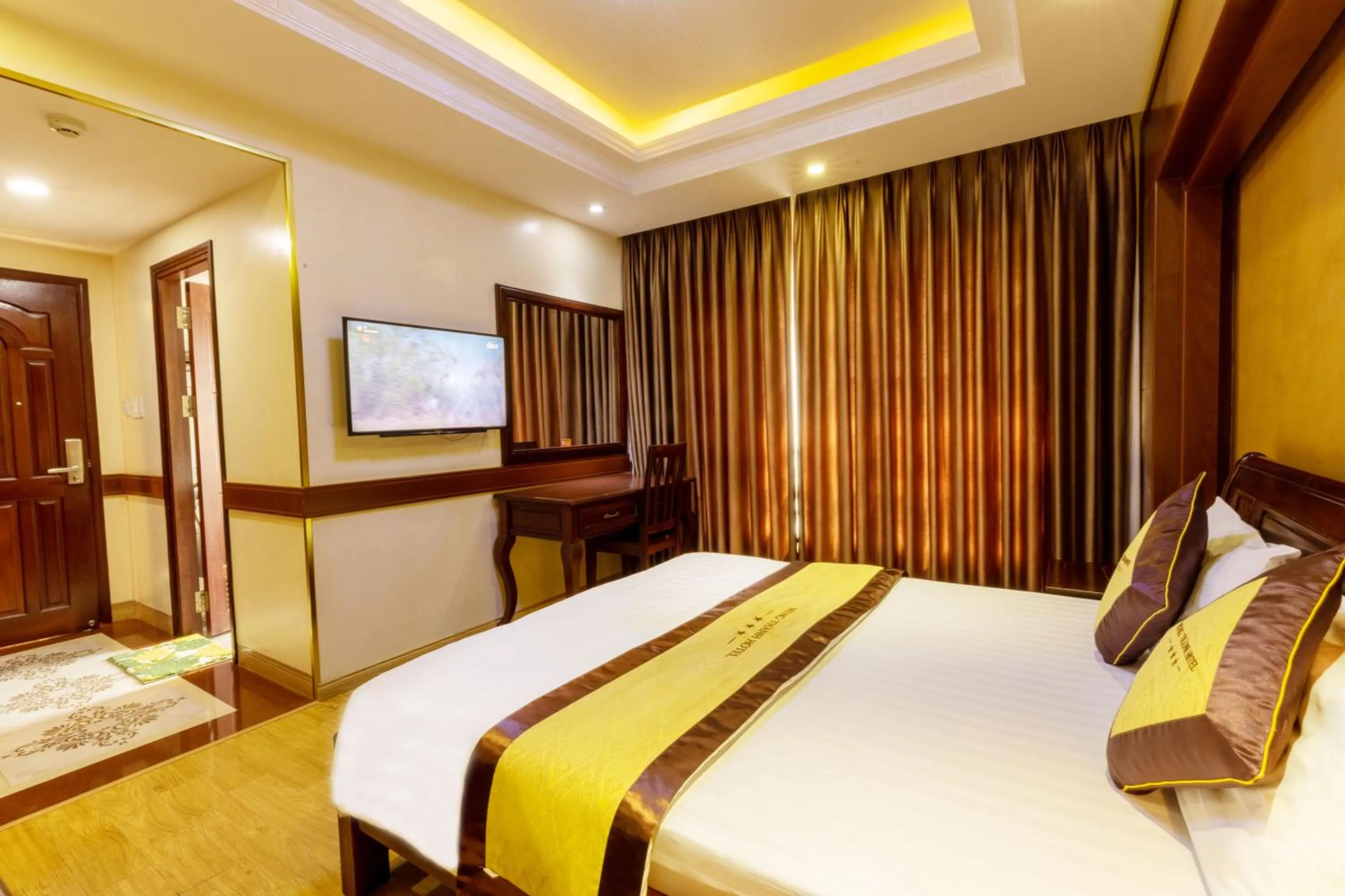 Bed in Hung Thanh Airport Hotel - Gần Siêu Thị Vincom