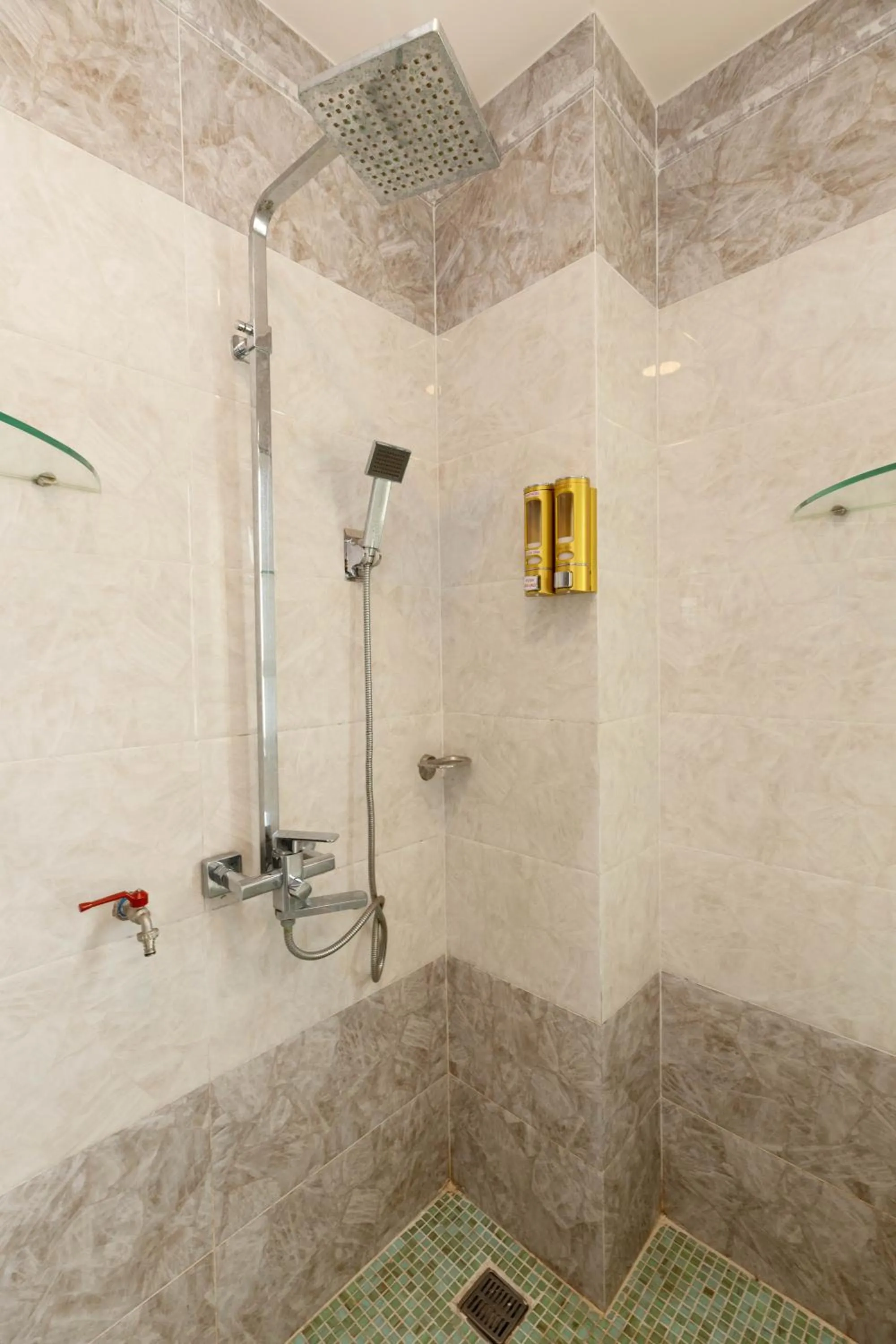 Hung Thanh Airport Hotel - Gần Siêu Thị Vincom