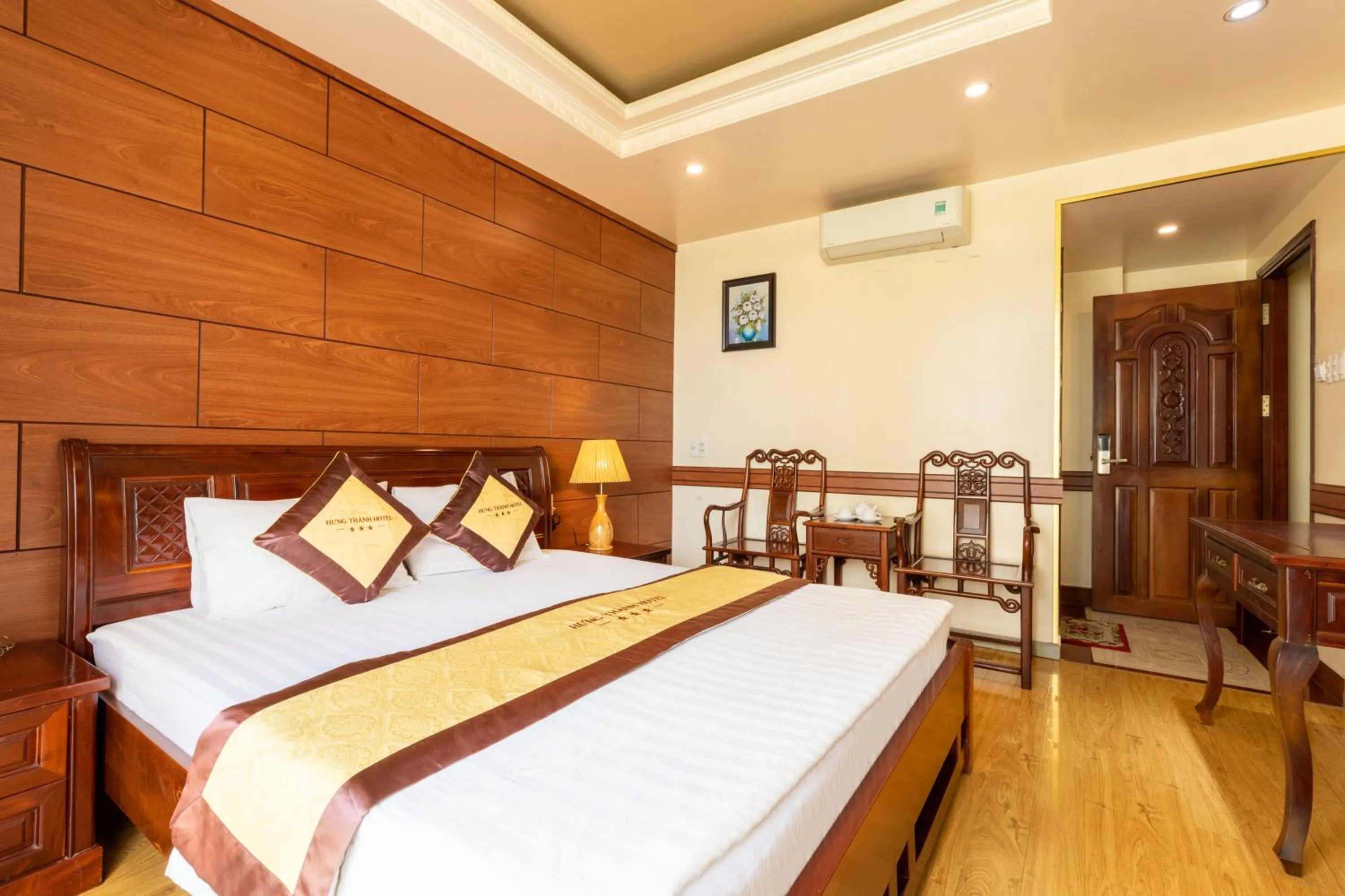 Bed in Hung Thanh Airport Hotel - Gần Siêu Thị Vincom
