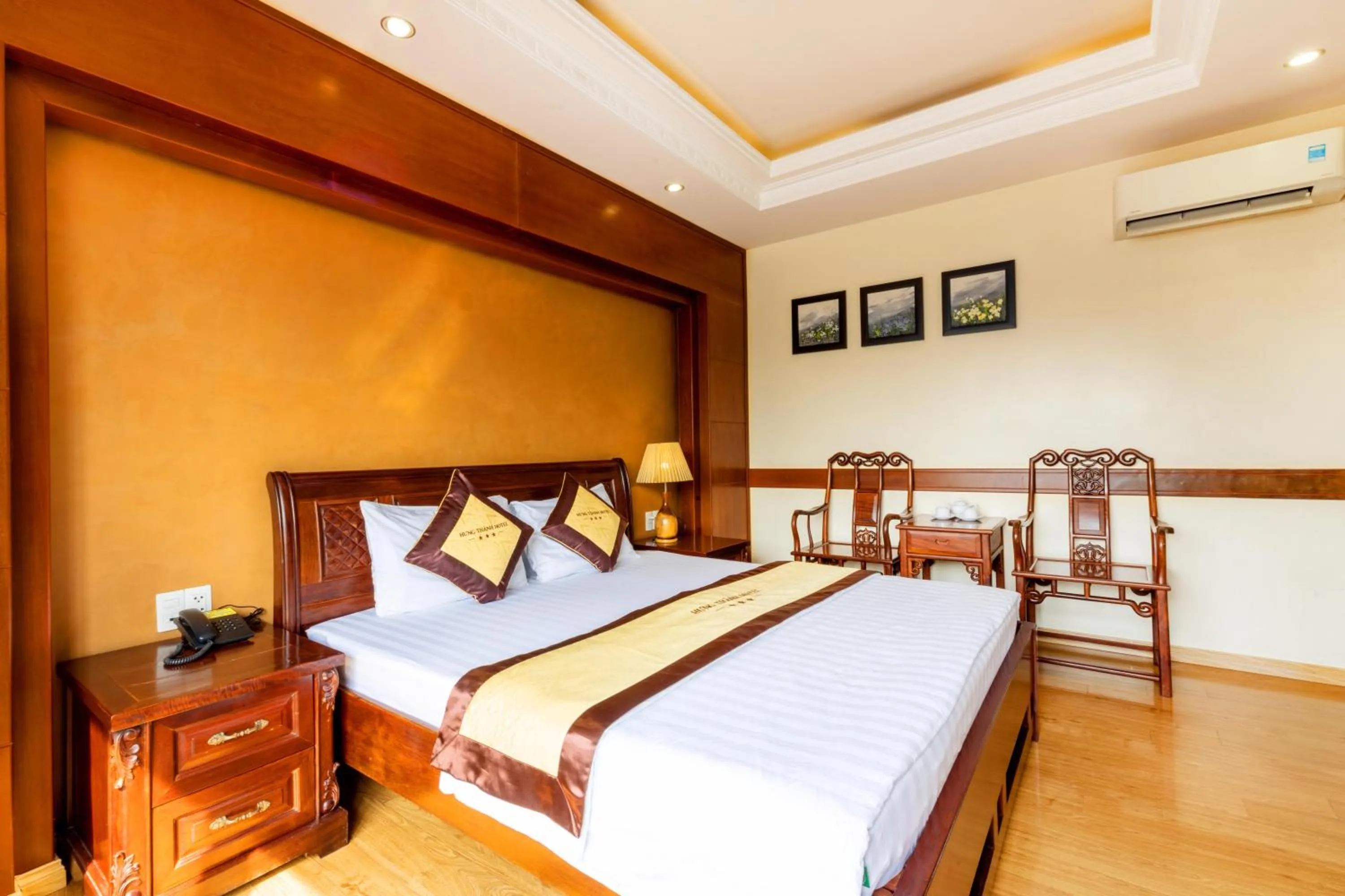 Bed in Hung Thanh Airport Hotel - Gần Siêu Thị Vincom