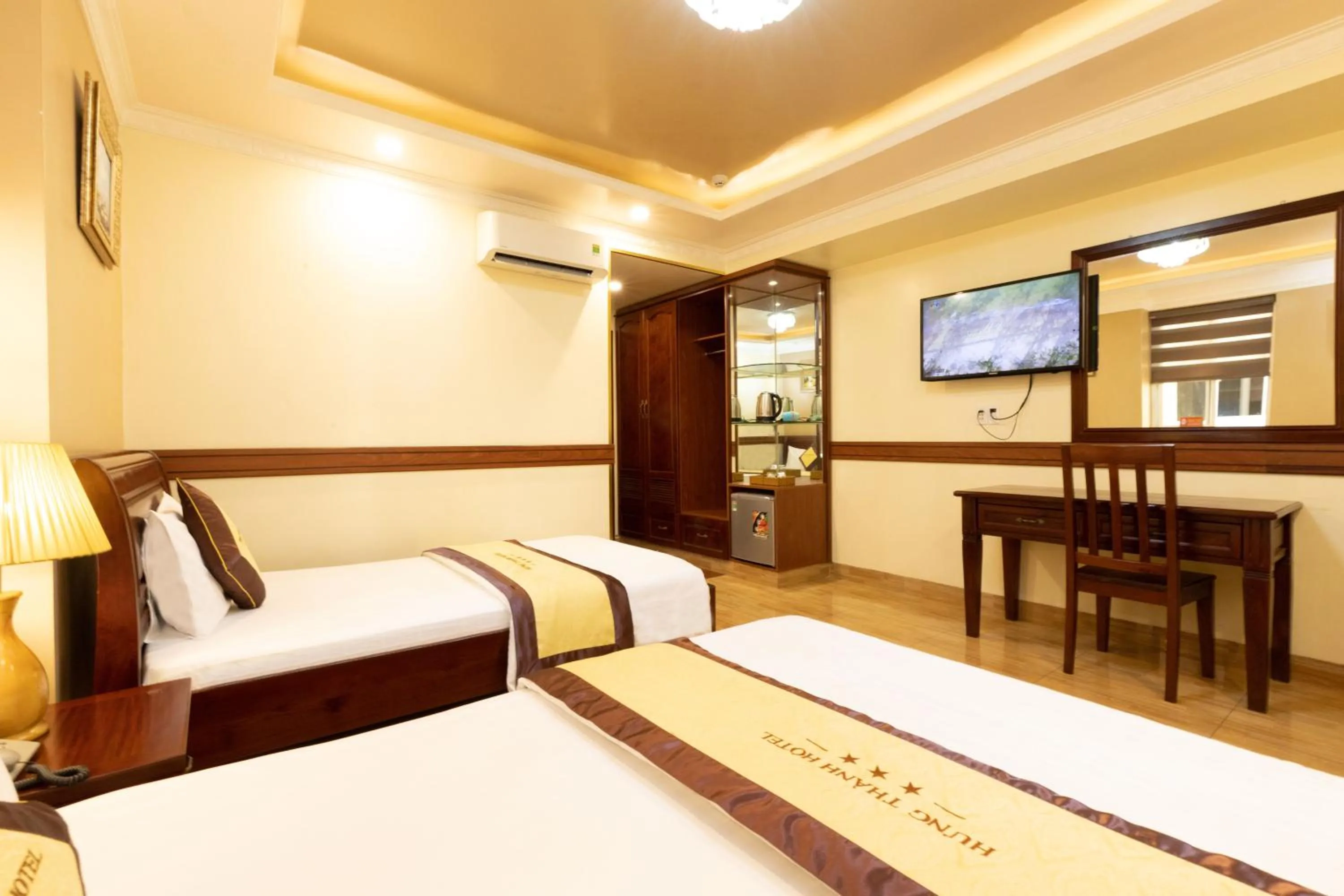 Bed in Hung Thanh Airport Hotel - Gần Siêu Thị Vincom