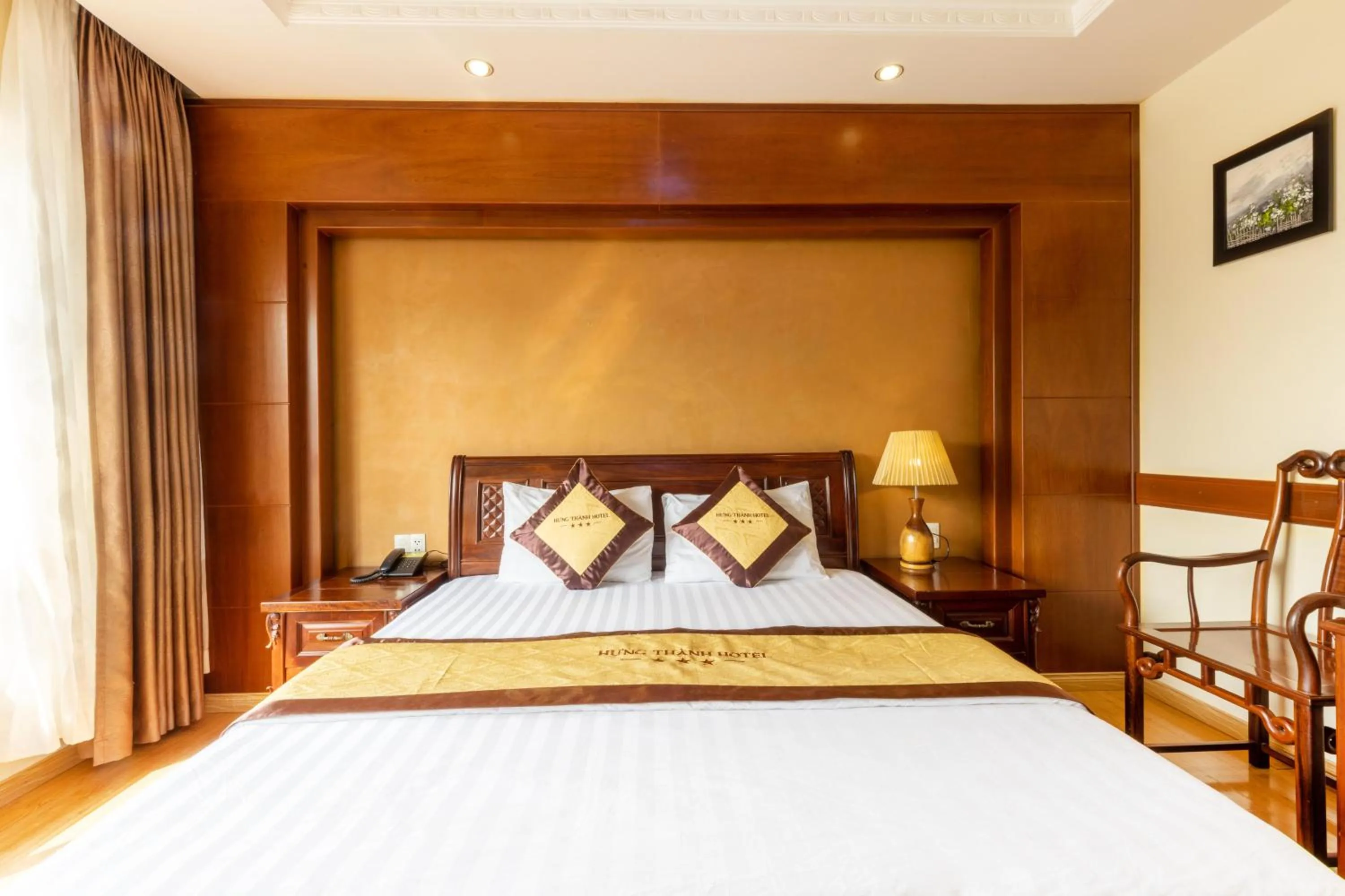 Bed in Hung Thanh Airport Hotel - Gần Siêu Thị Vincom