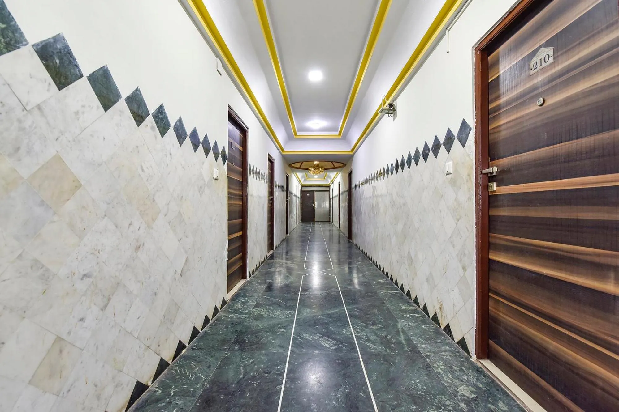 Lobby or reception in FabHotel Crystal Inn II - Paldi Char Rasta