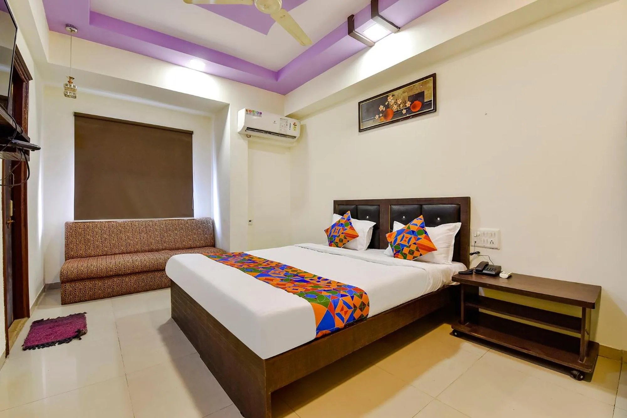 Bed in FabHotel Crystal Inn II - Paldi Char Rasta