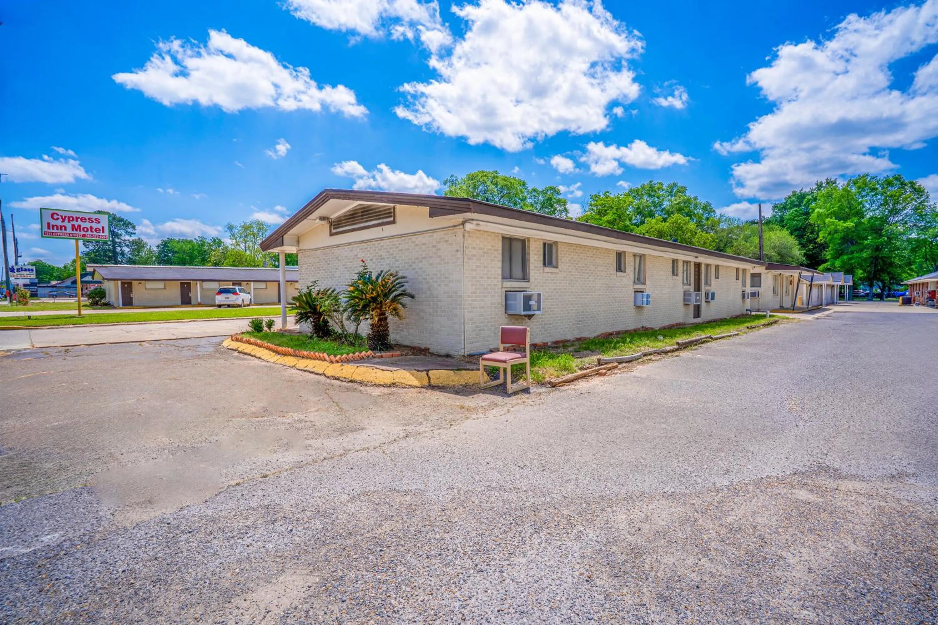 Property building in Cypress Inn Motel By OYO West Monroe I-20