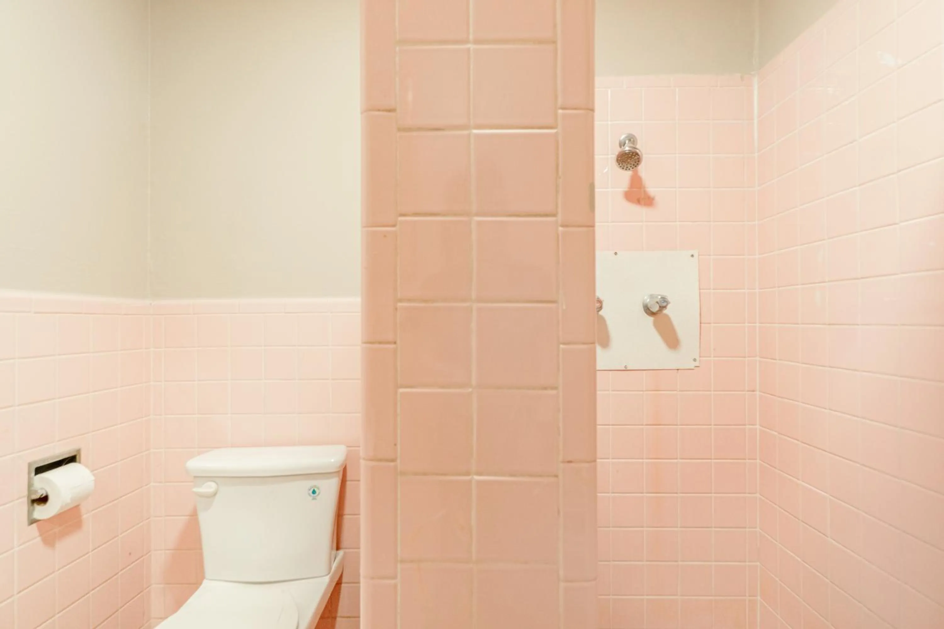 Bathroom in Cypress Inn Motel By OYO West Monroe I-20