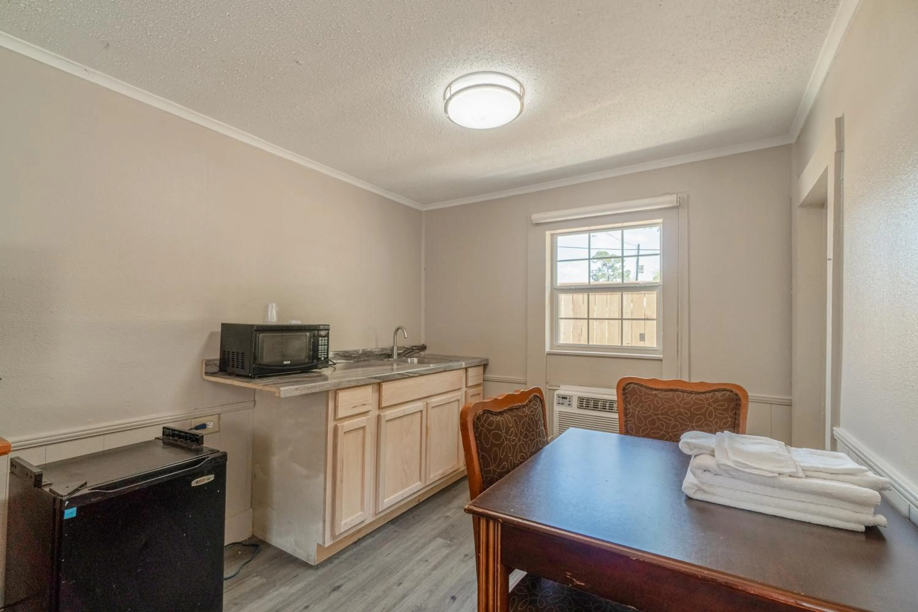 Bedroom in Cypress Inn Motel By OYO West Monroe I-20