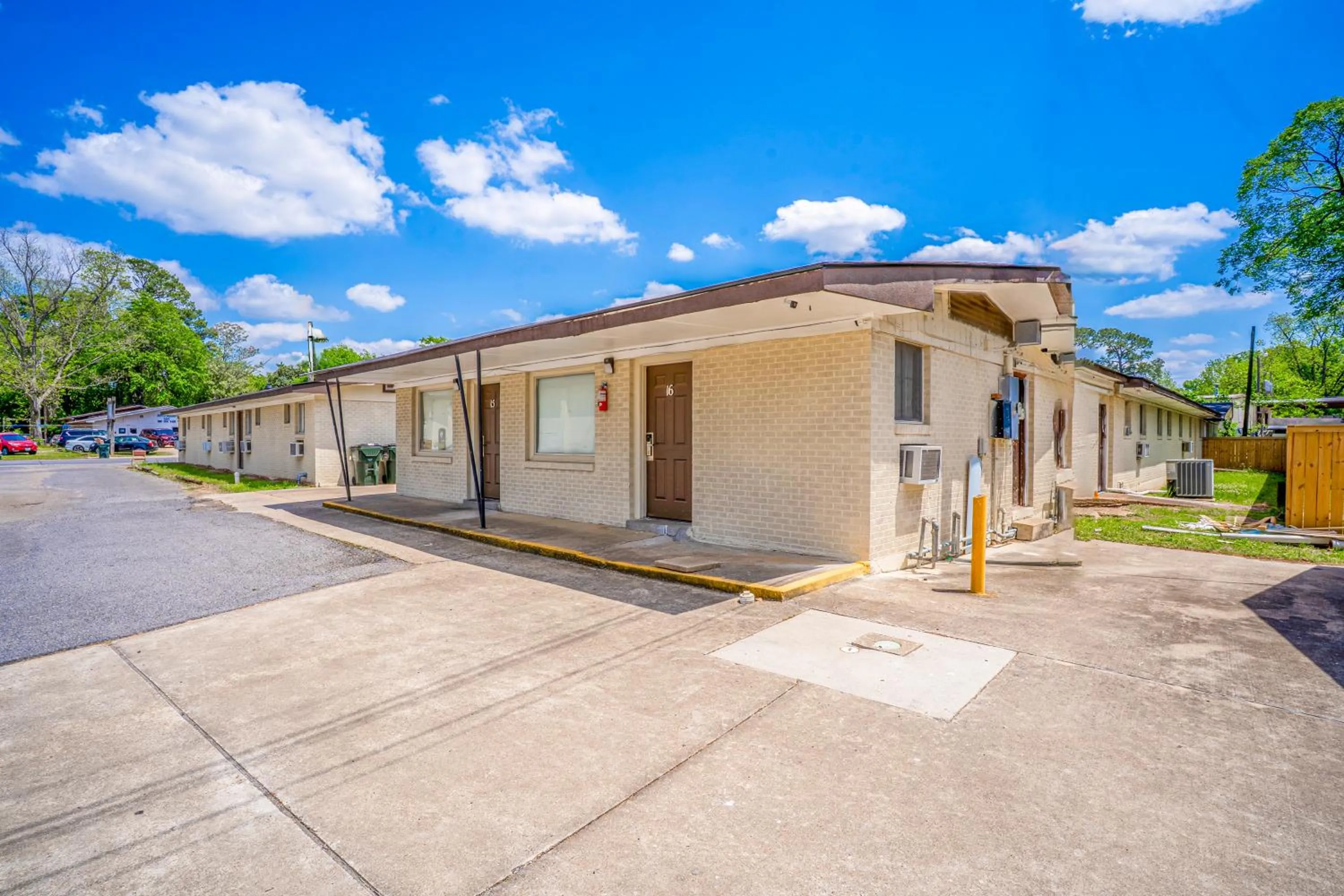 Property building in Cypress Inn Motel By OYO West Monroe I-20