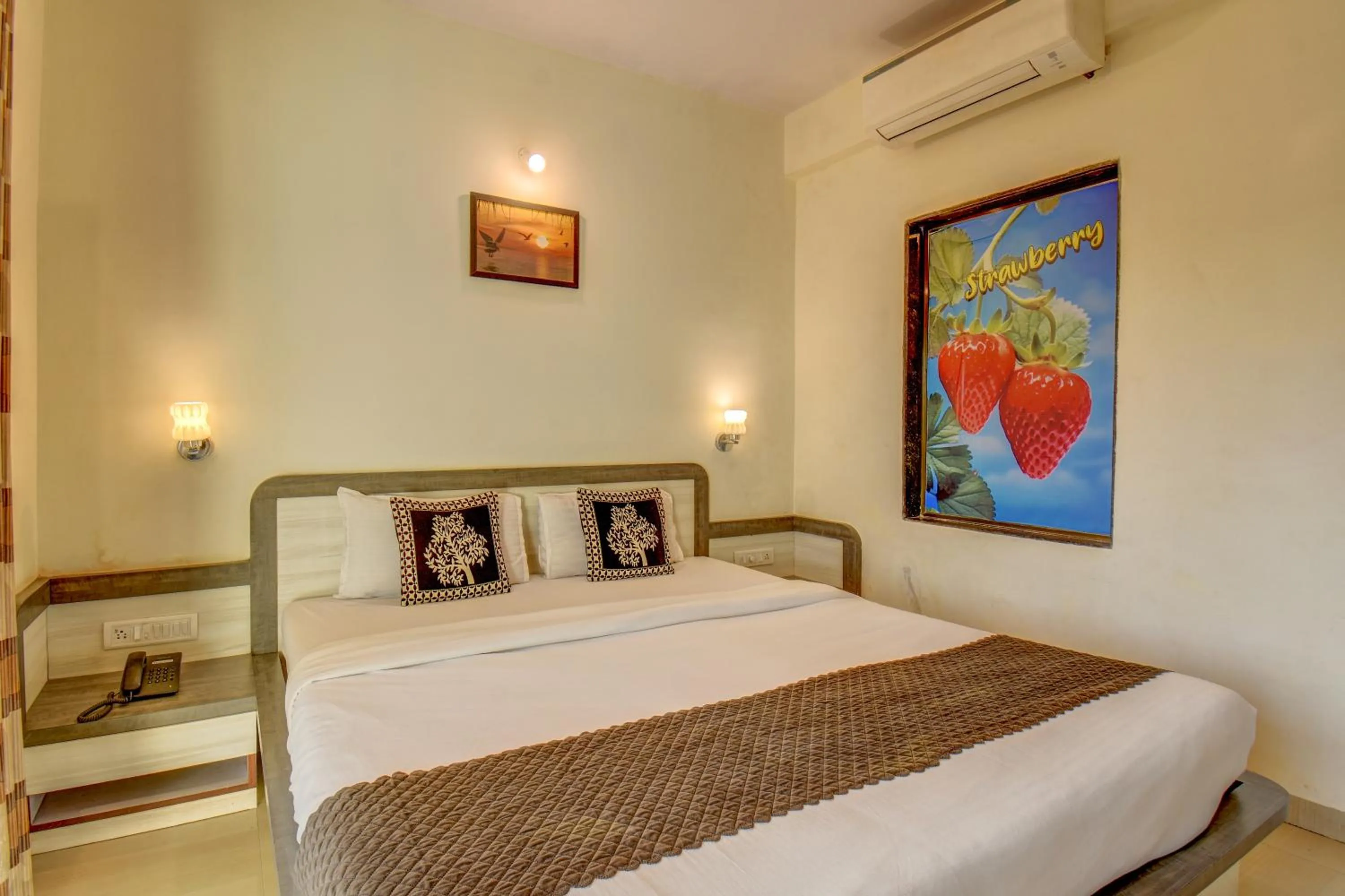air conditioner, Bed in JK Hotels & Spa, Mahabaleshwar