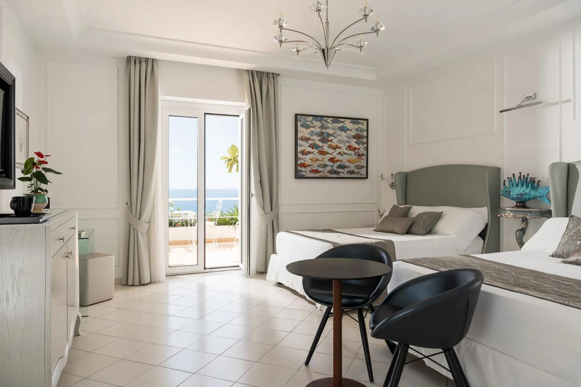 Photo of the whole room, Bed in Hotel Eden Roc