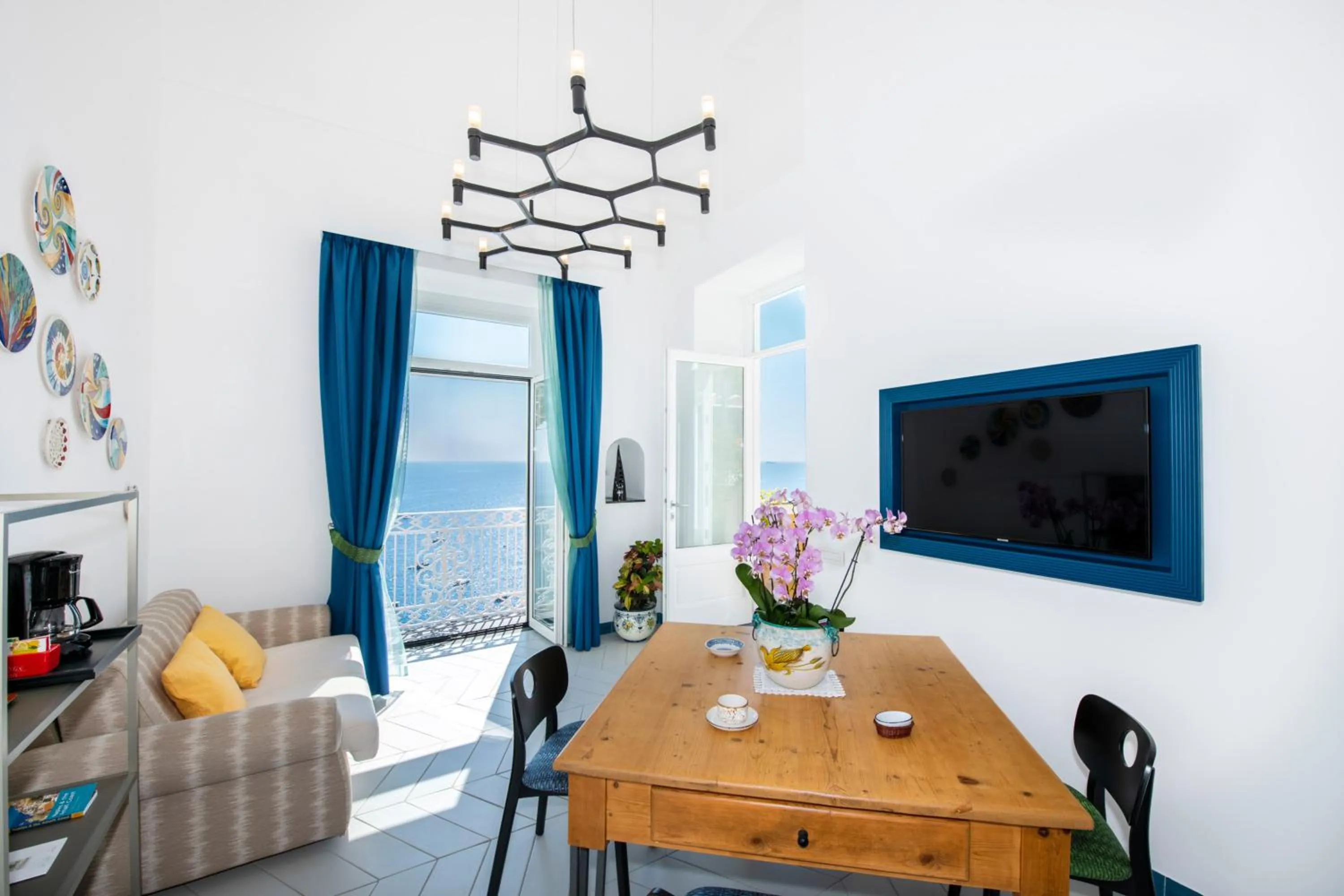 Communal lounge/ TV room in Hotel Eden Roc