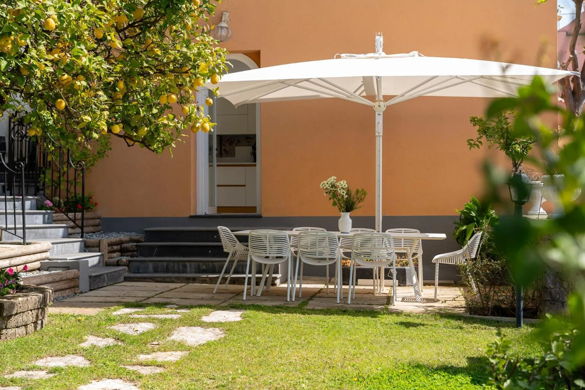 Patio in Hotel Eden Roc
