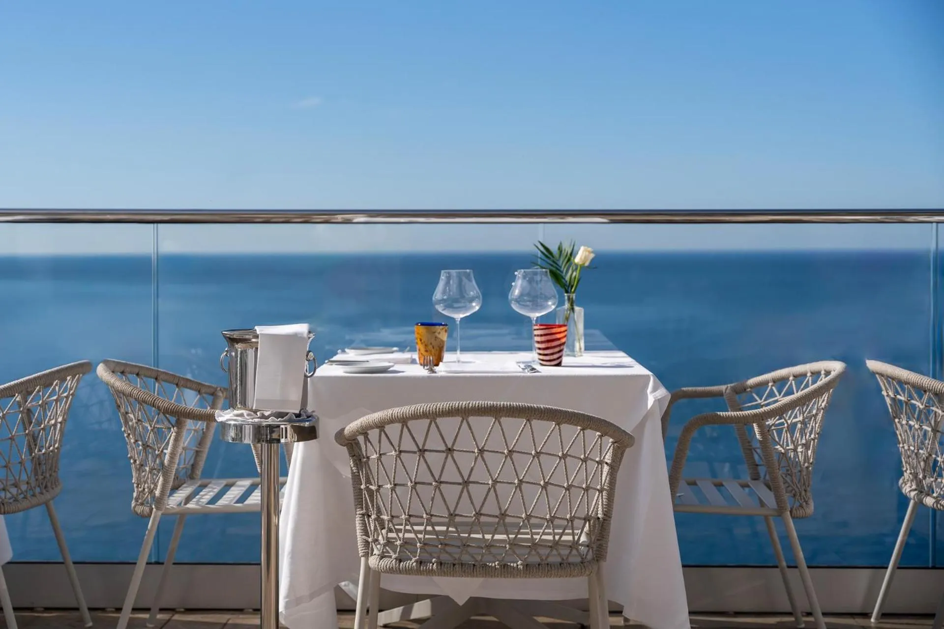 Restaurant/places to eat in Hotel Eden Roc