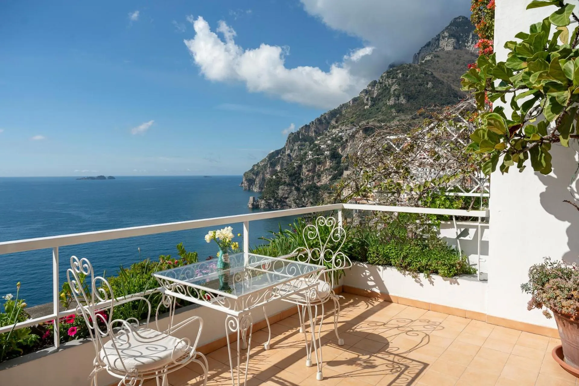 Patio in Hotel Eden Roc