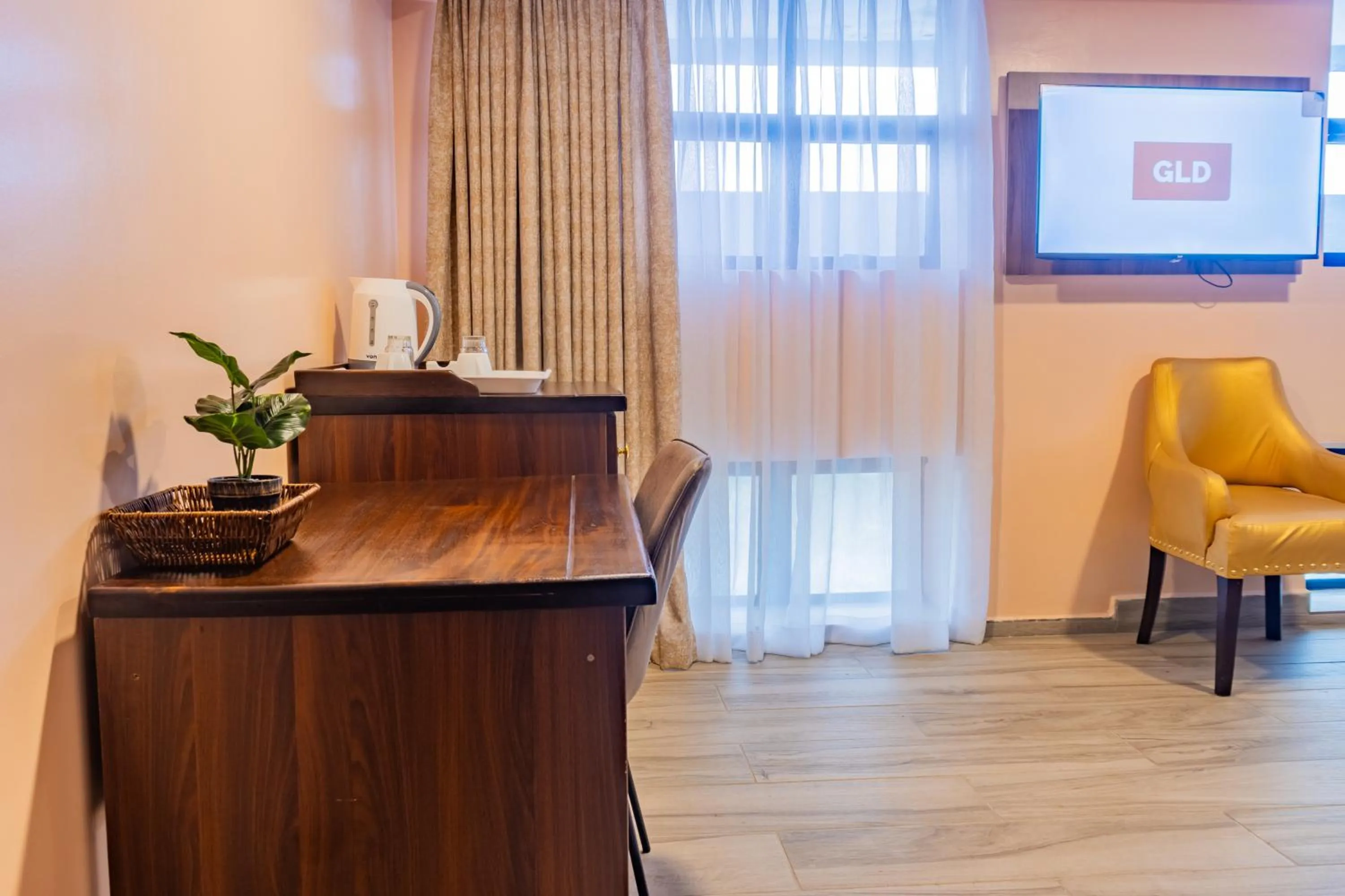 TV and multimedia in Karen Plains Hotel Nairobi