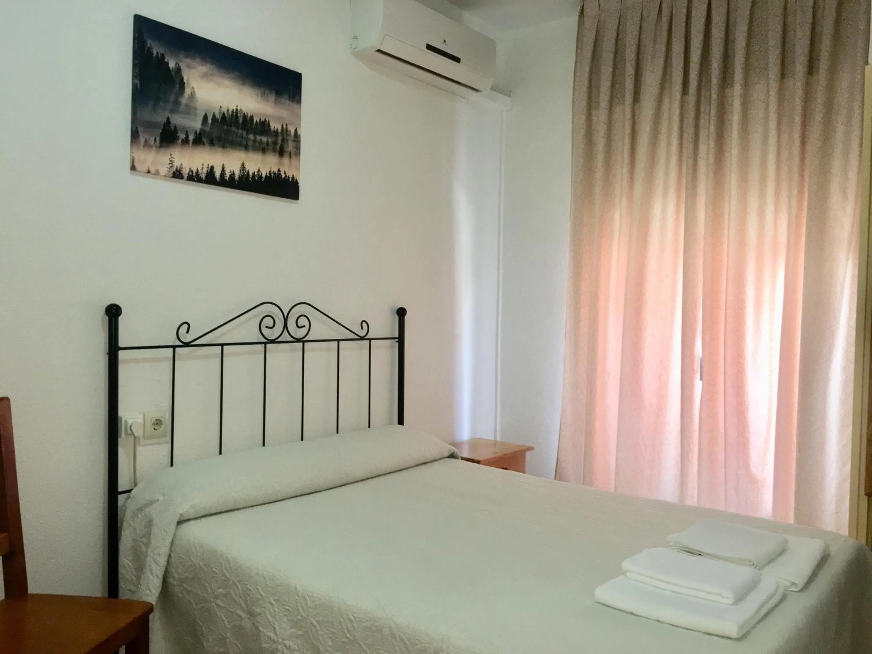 Bed in Hostal Santa Barbara