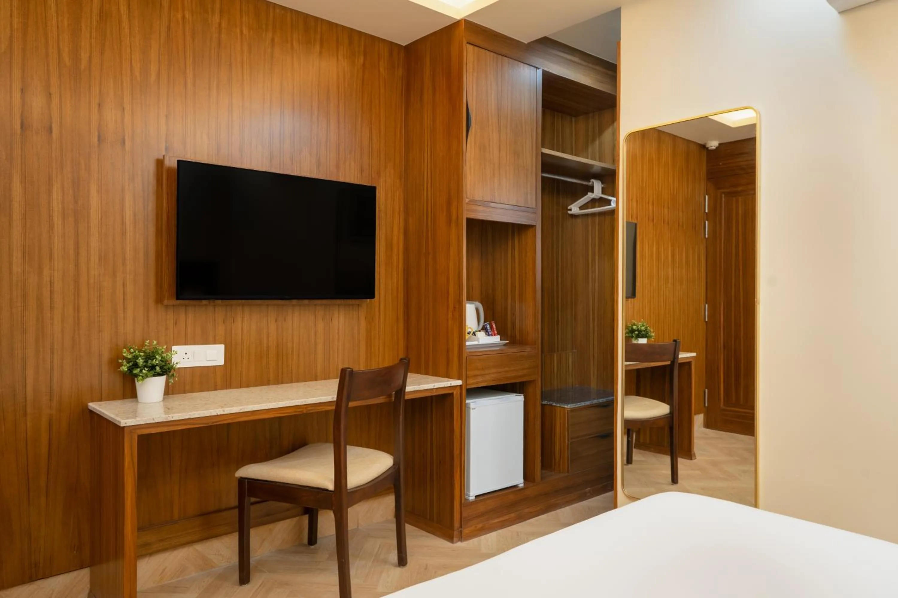 Photo of the whole room, Bed in Bloom Boutique l Sector 45 Gurugram