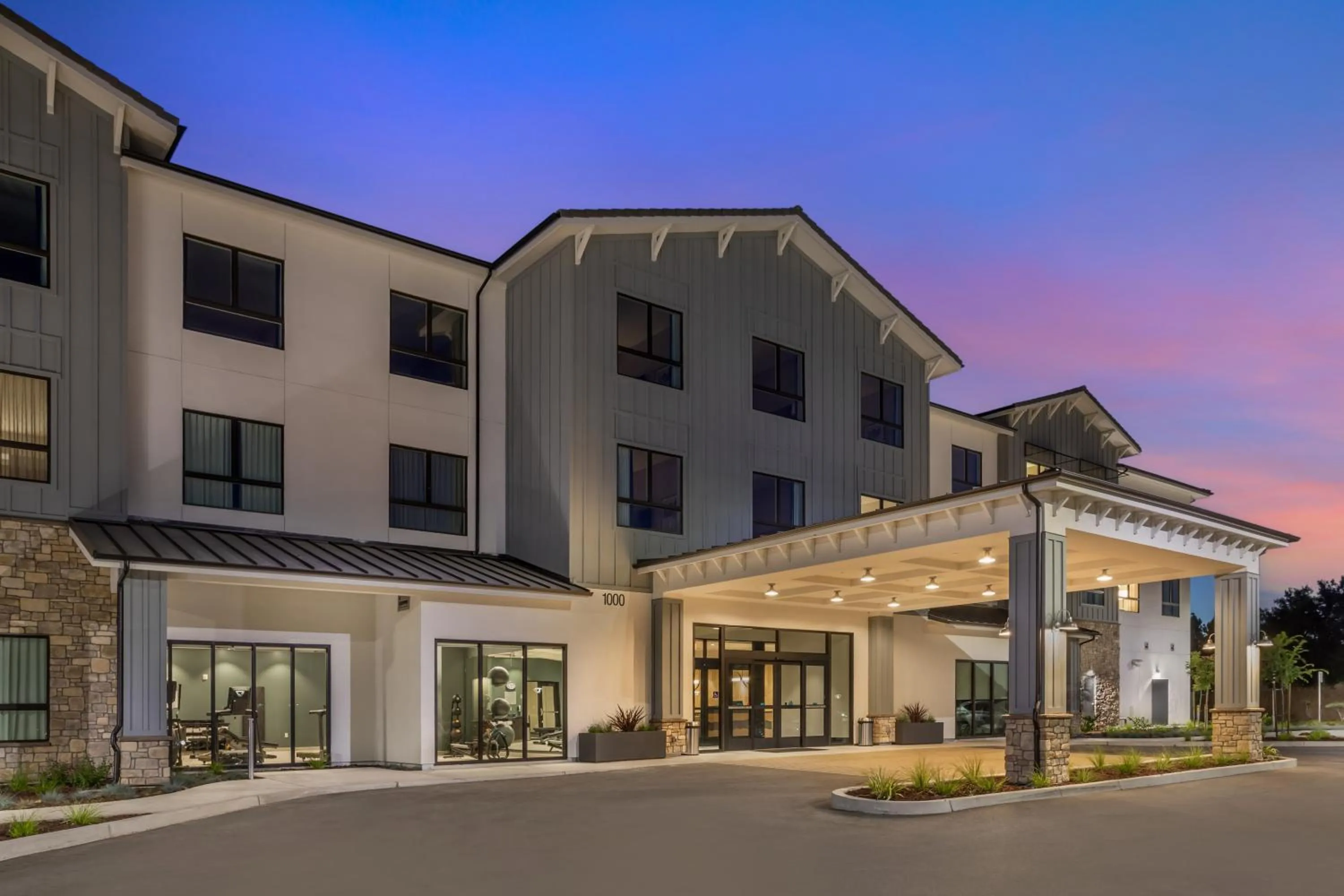 Property building in Cambria Hotel Templeton - Paso Robles
