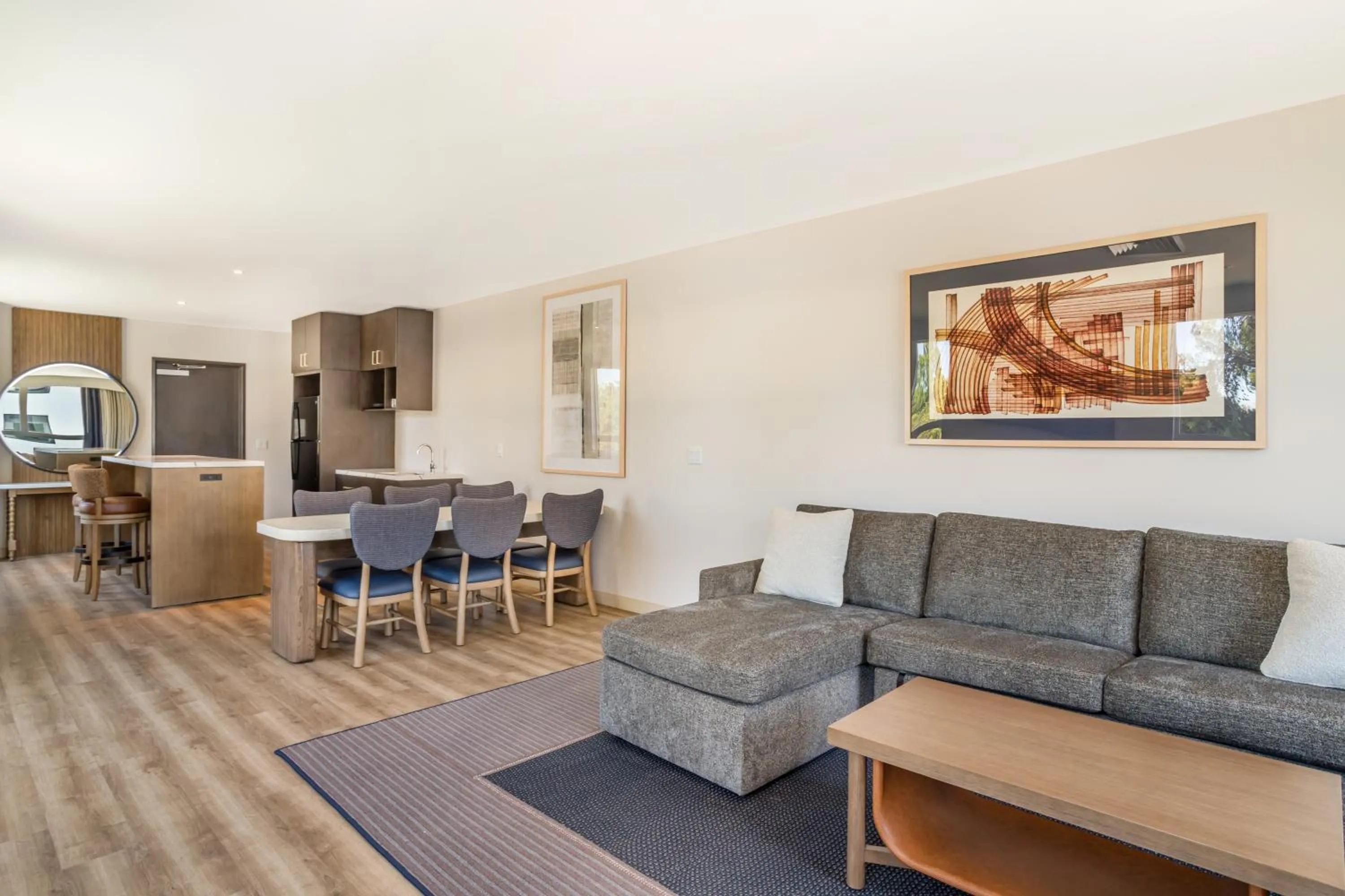 Living room in Cambria Hotel Templeton - Paso Robles