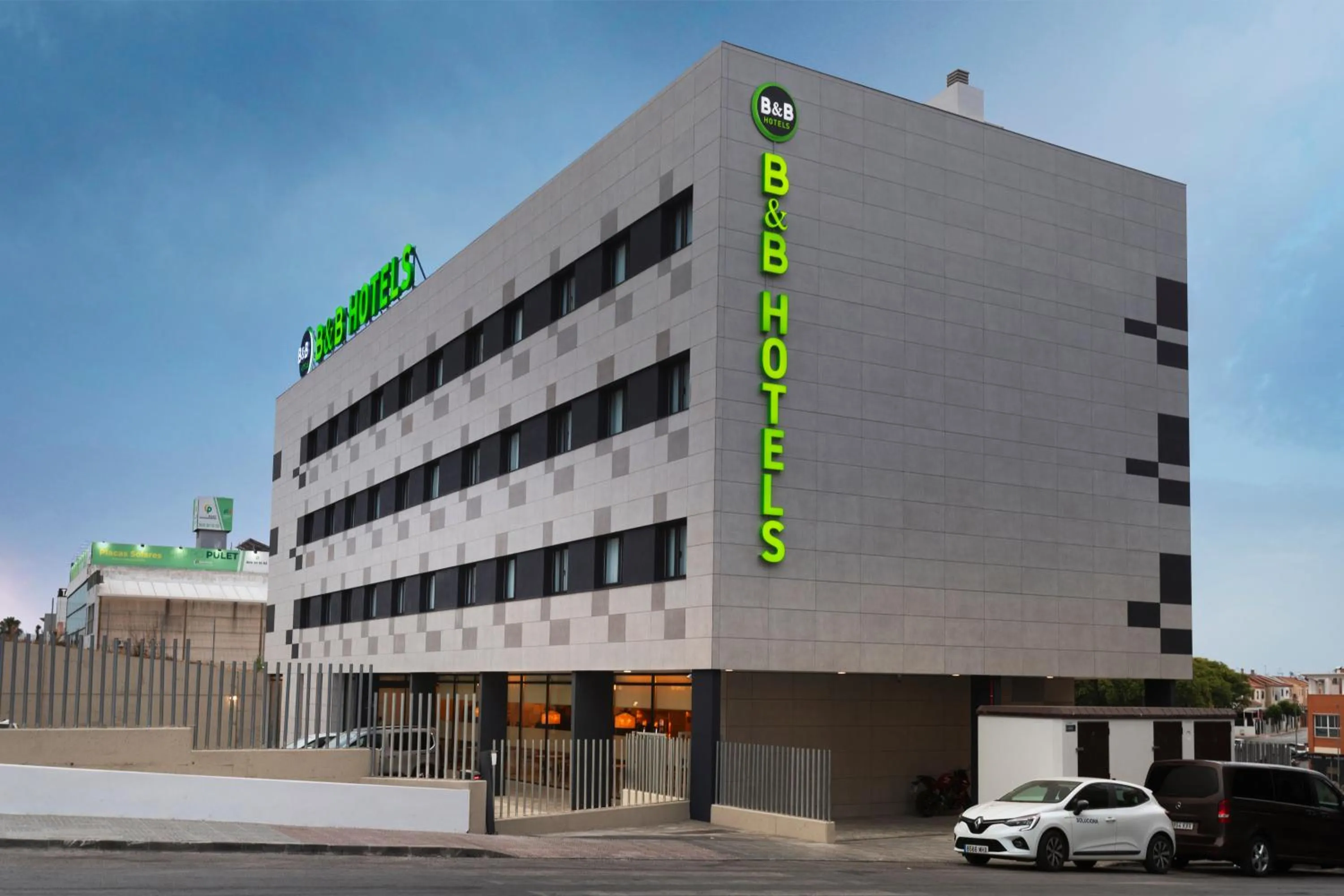 B&B HOTEL Sevilla Bormujos