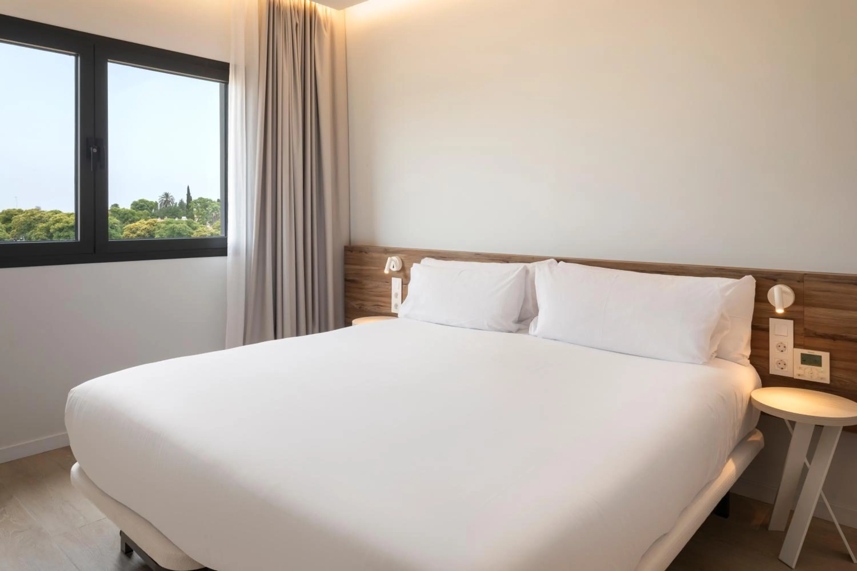 Bed in B&B HOTEL Sevilla Bormujos