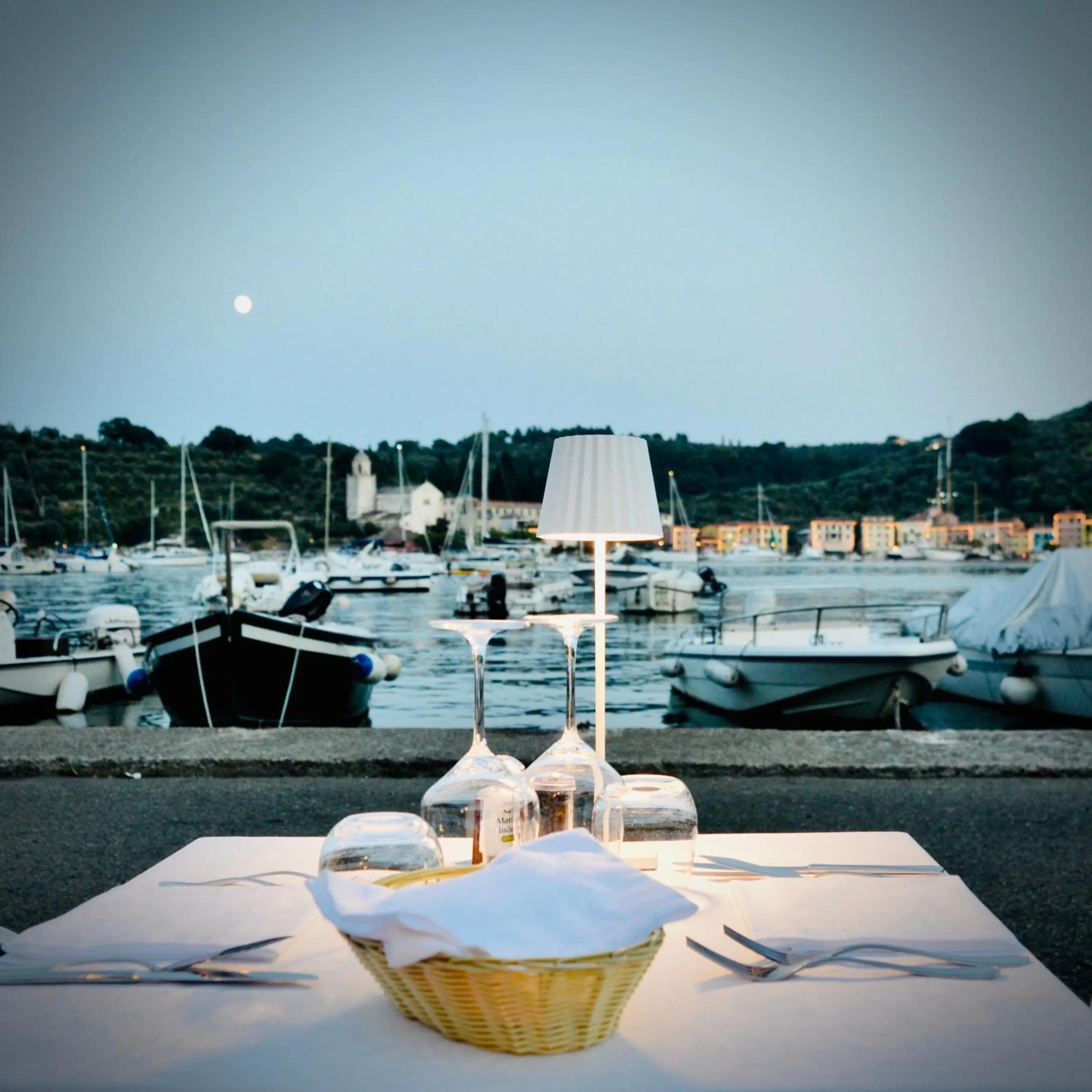 Restaurant/places to eat in Hotel Della Baia
