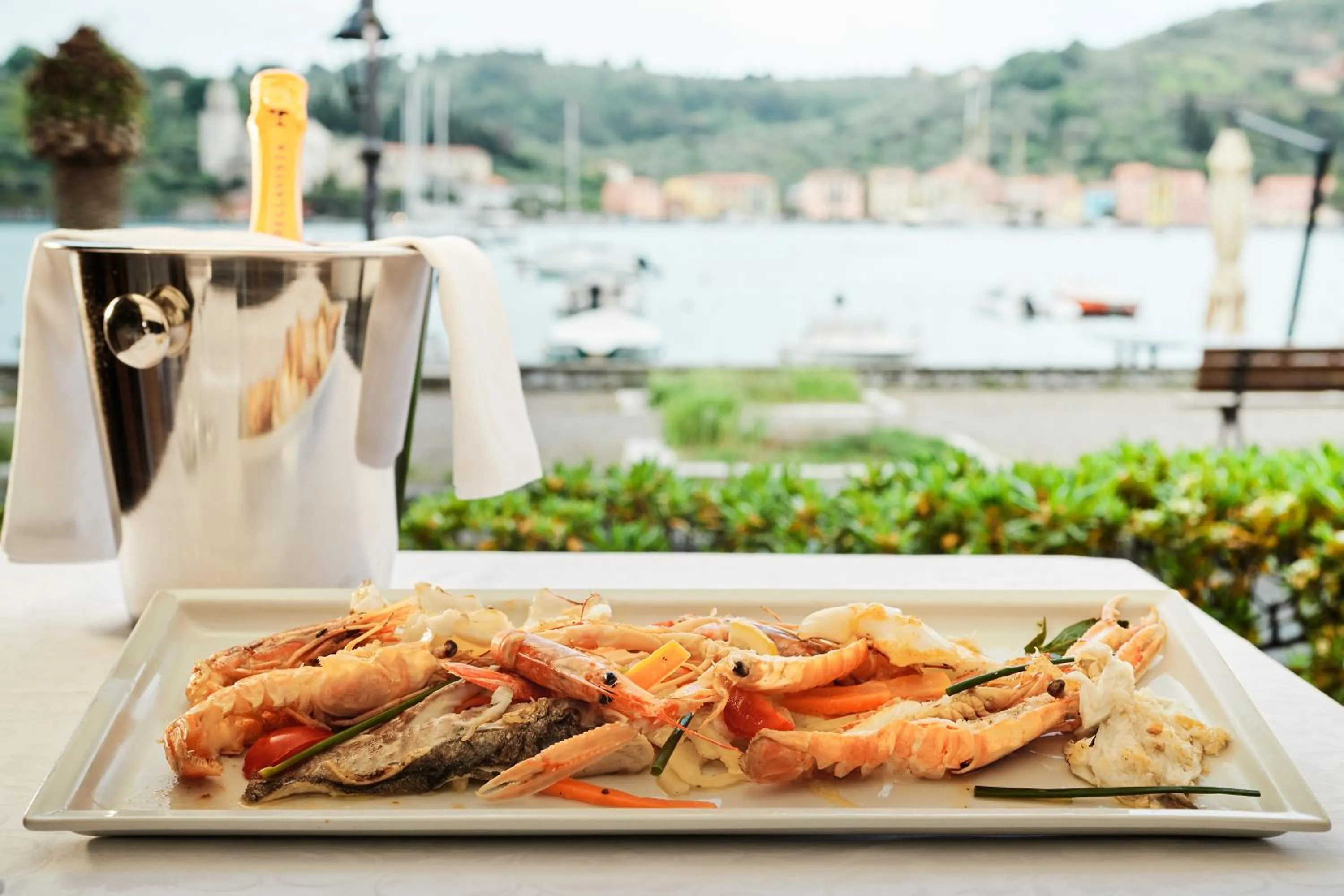 Restaurant/places to eat in Hotel Della Baia