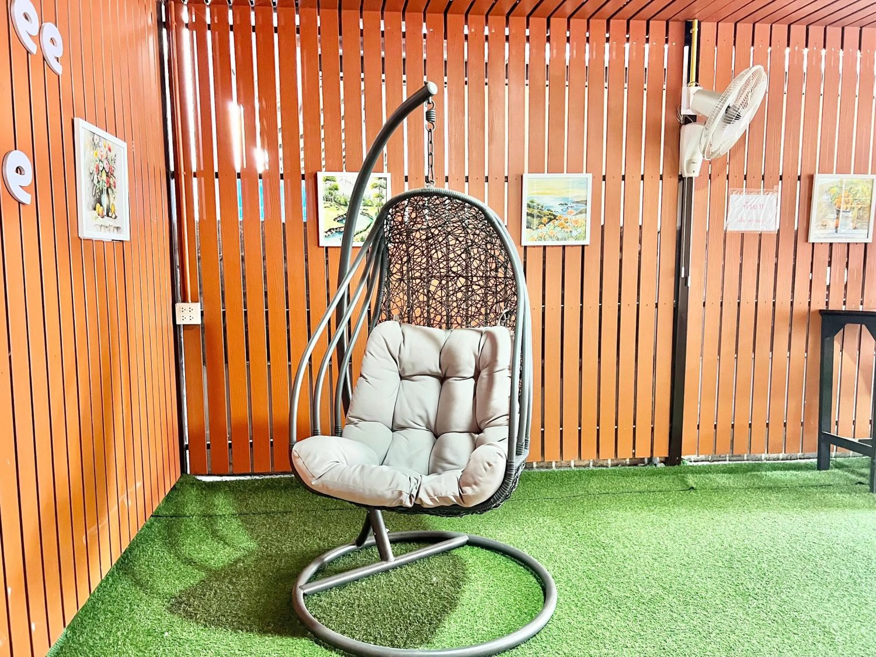 Seating area in Jamjuree Place