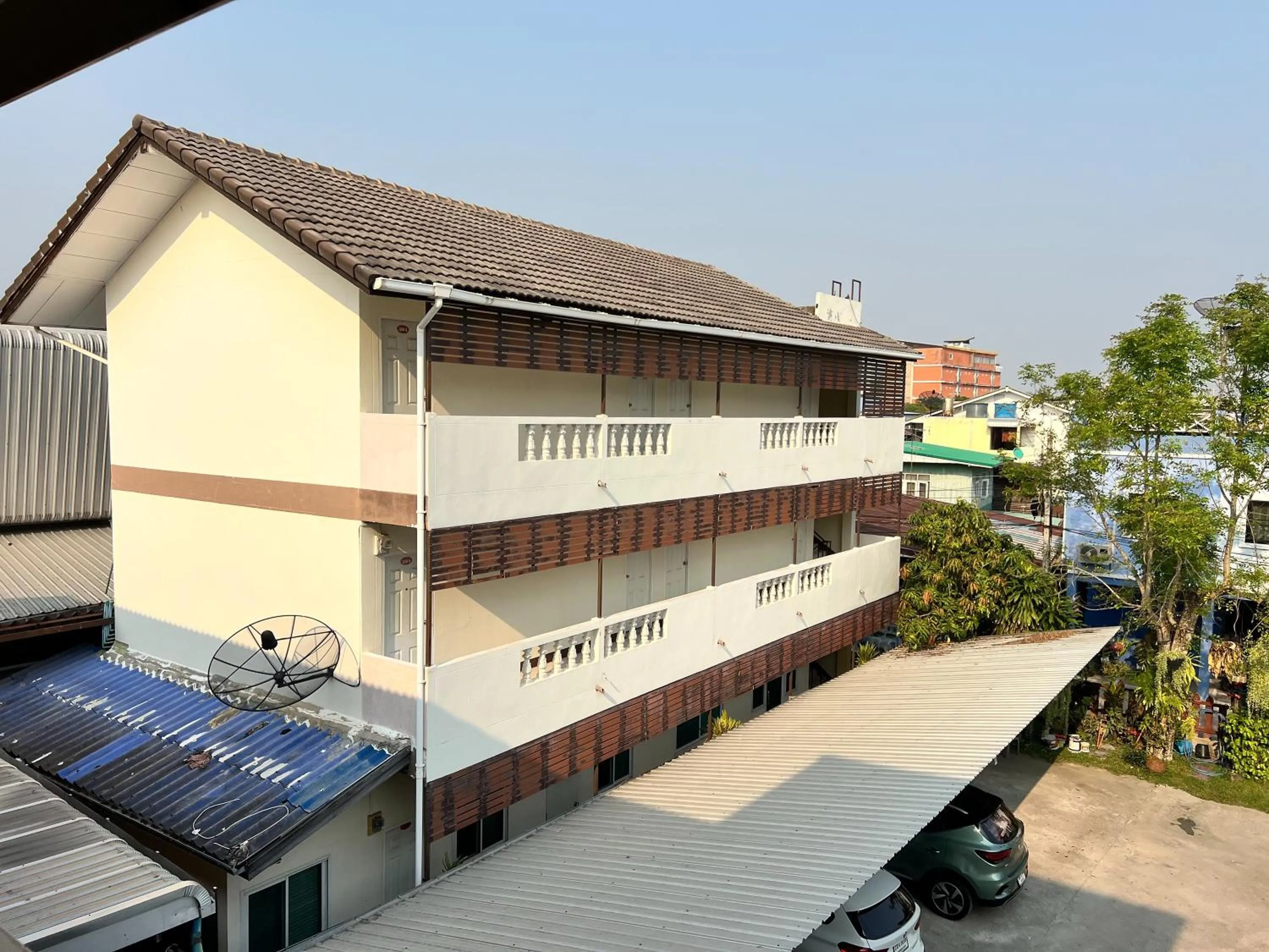 Property building in Jamjuree Place