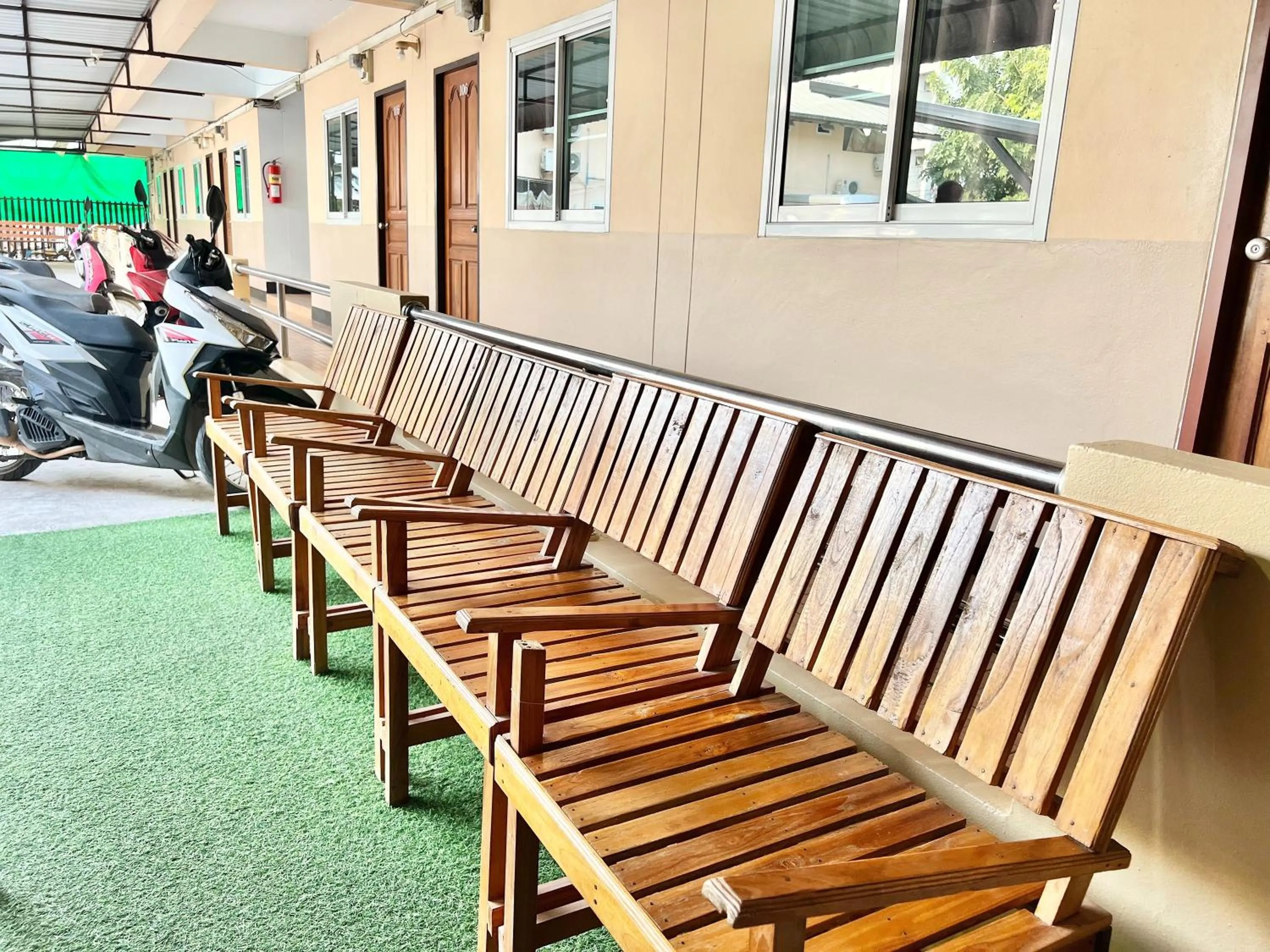 Seating area in Jamjuree Place