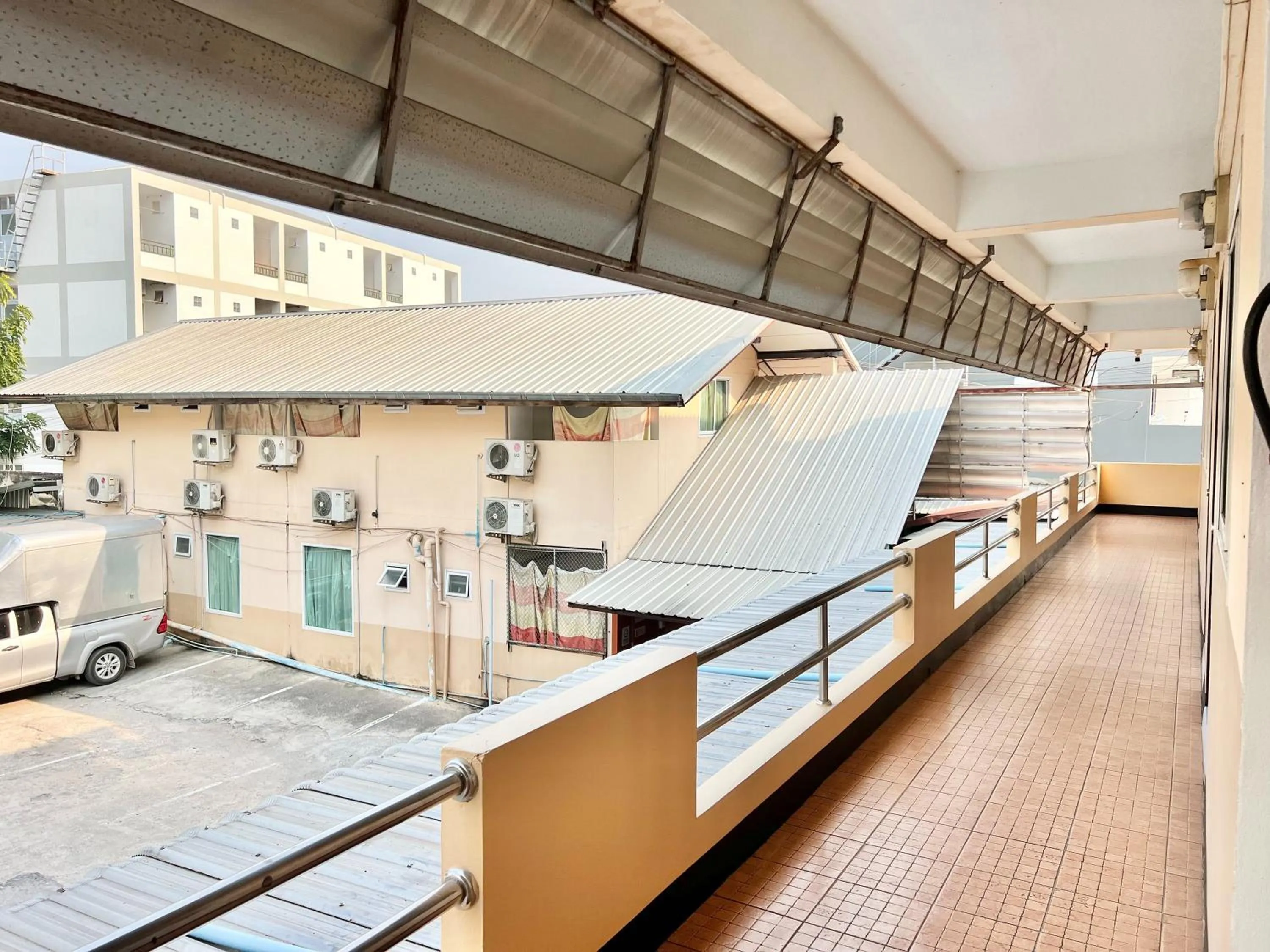 Property building in Jamjuree Place