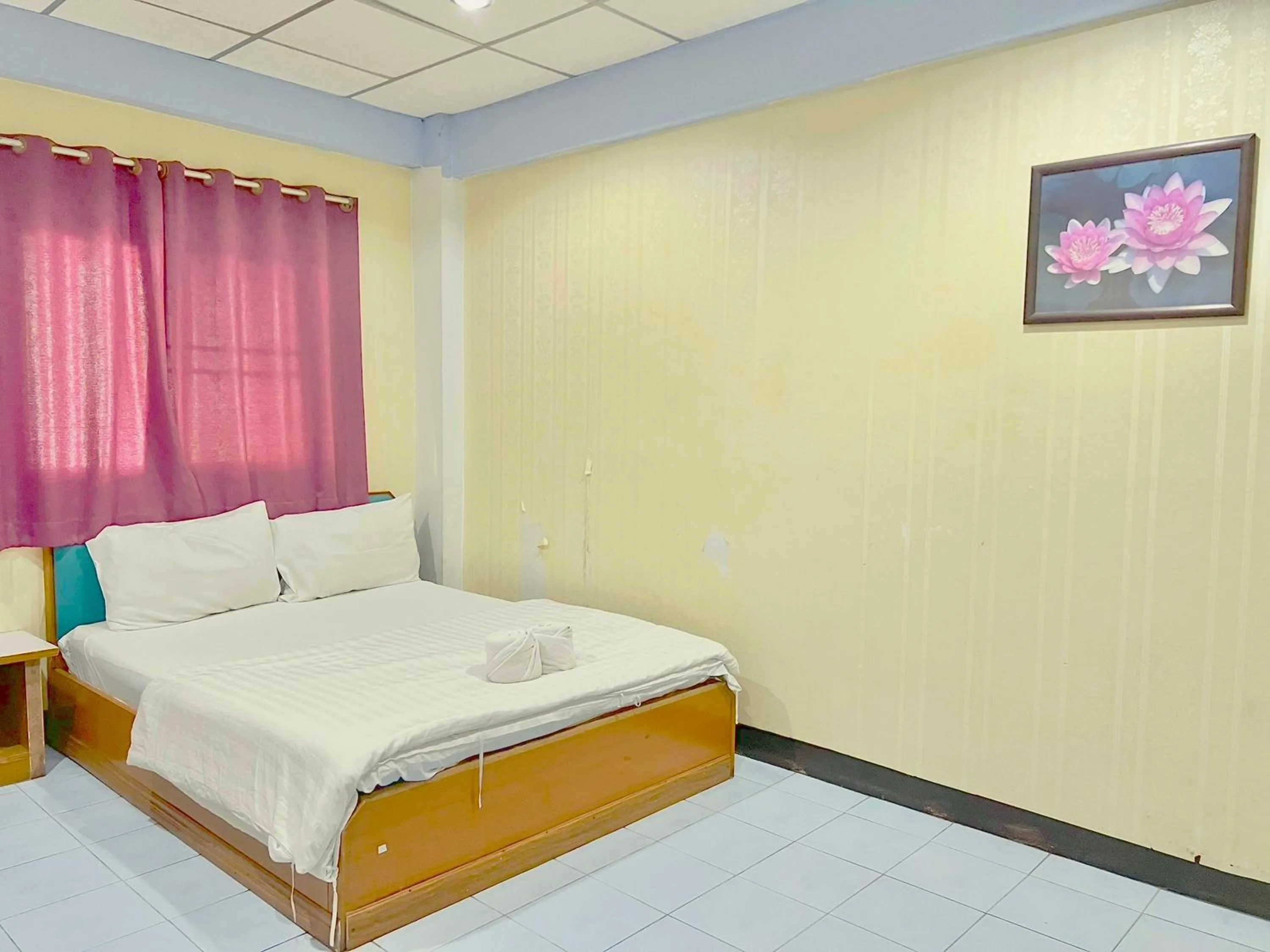 Bedroom, Bed in Jamjuree Place